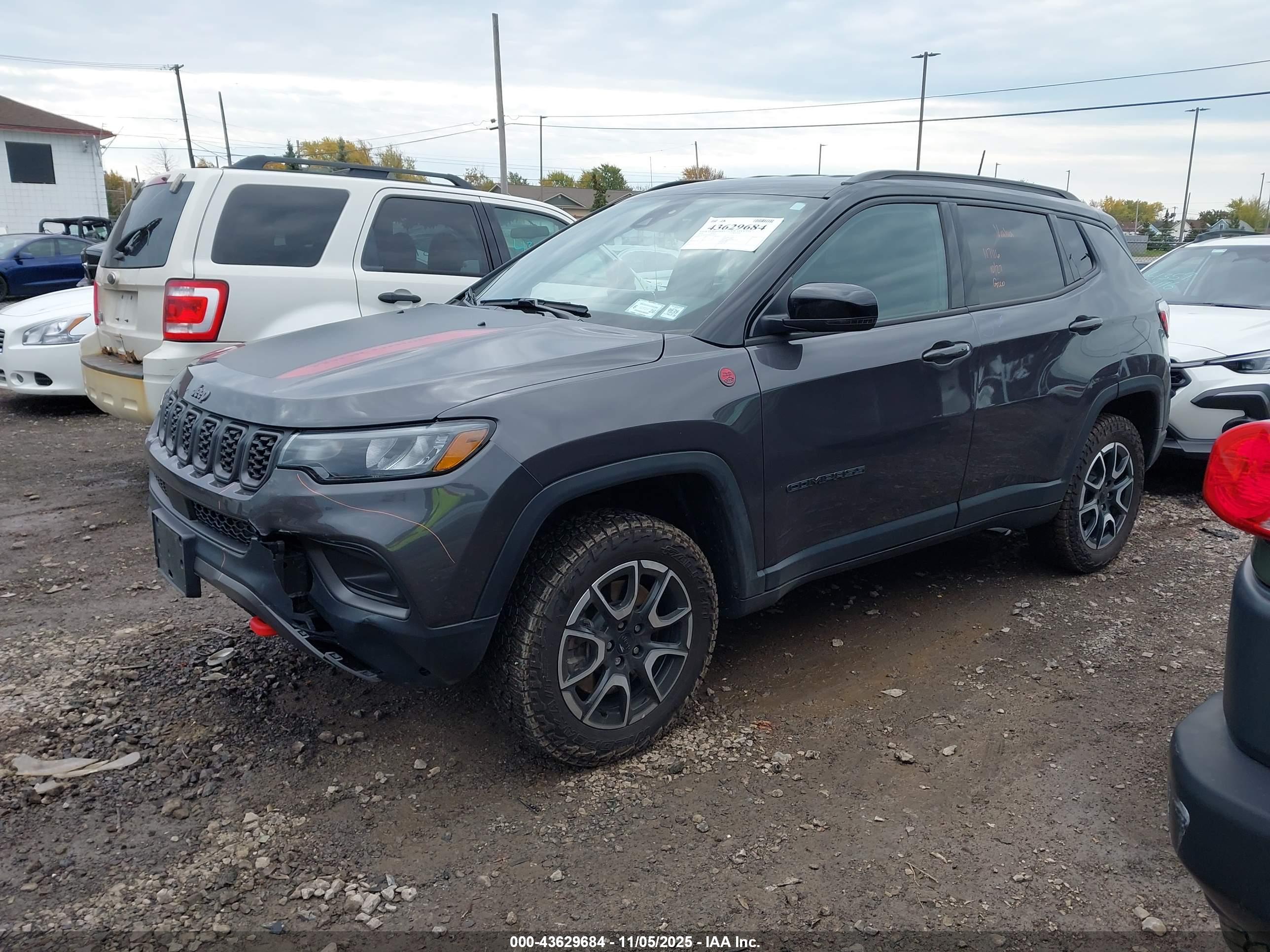 JEEP COMPASS image 2