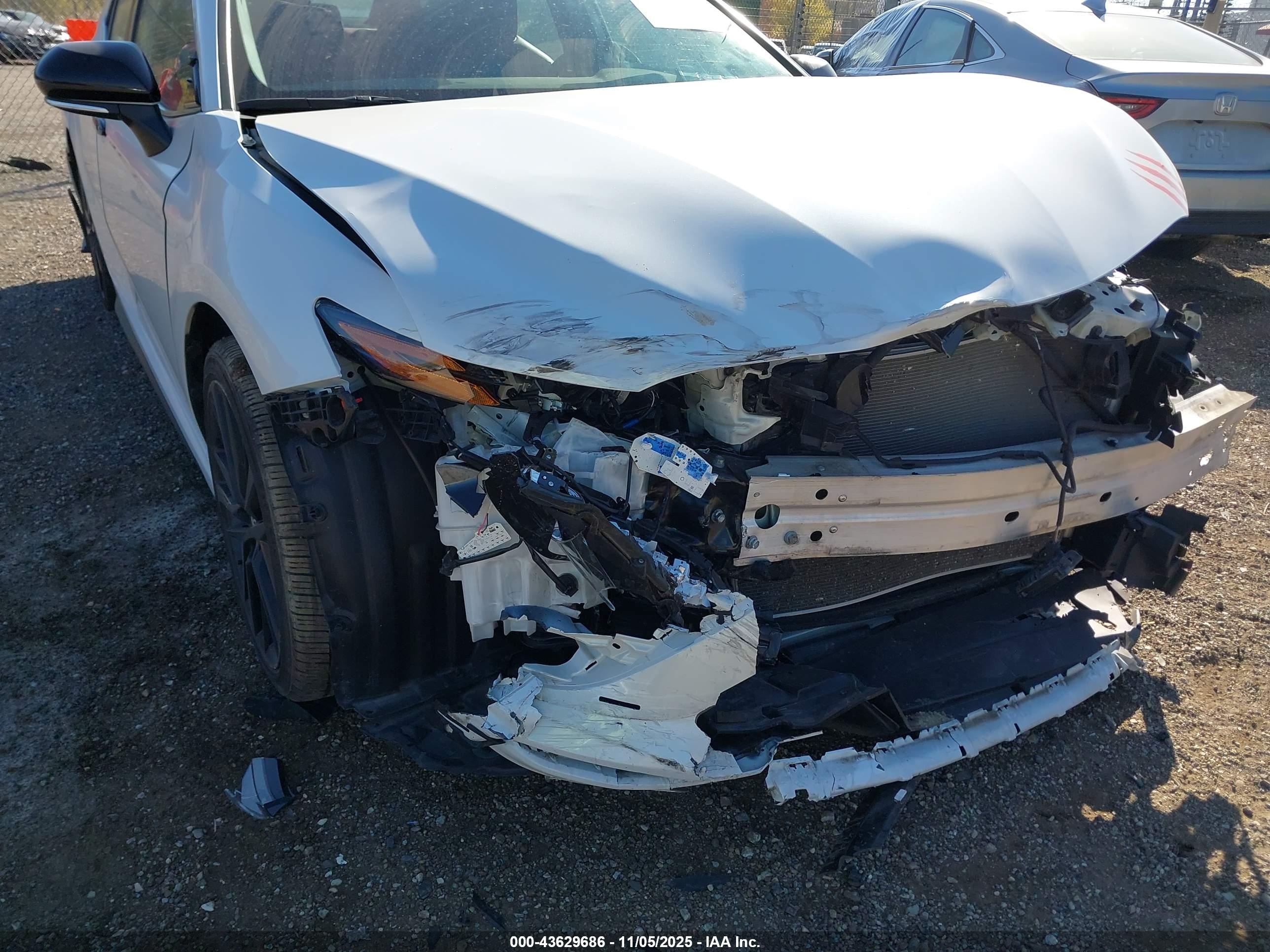 TOYOTA CAMRY image 6