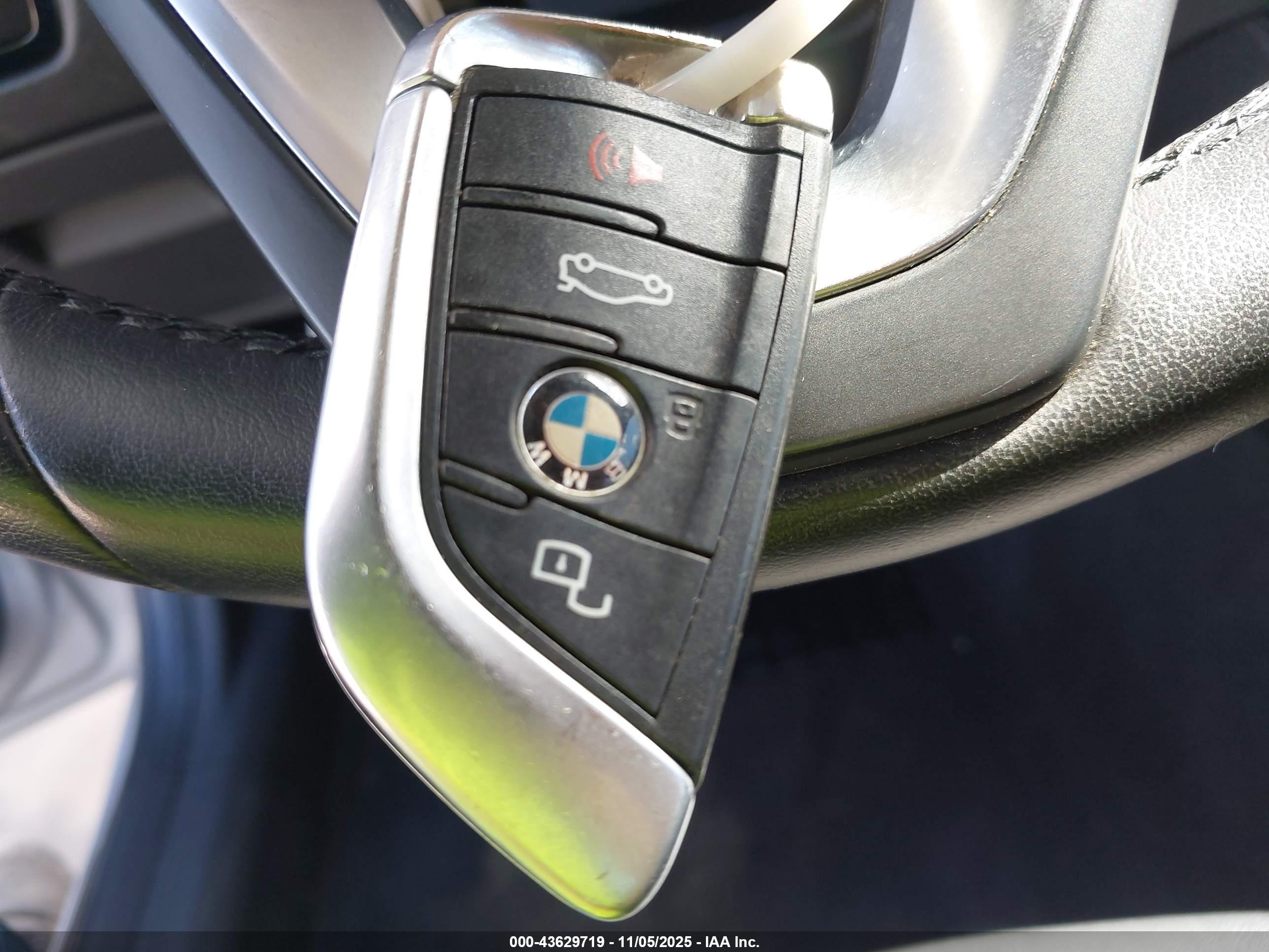 BMW 330I image 11