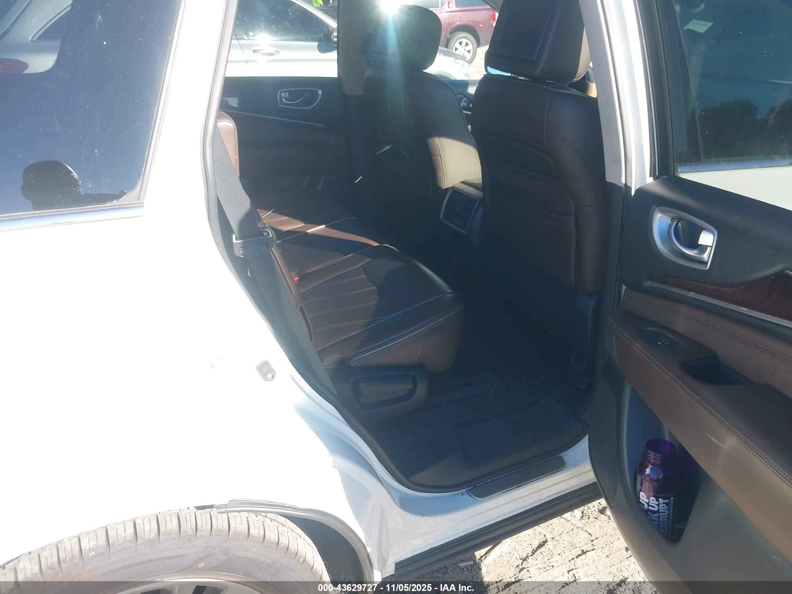 INFINITI QX60 image 8
