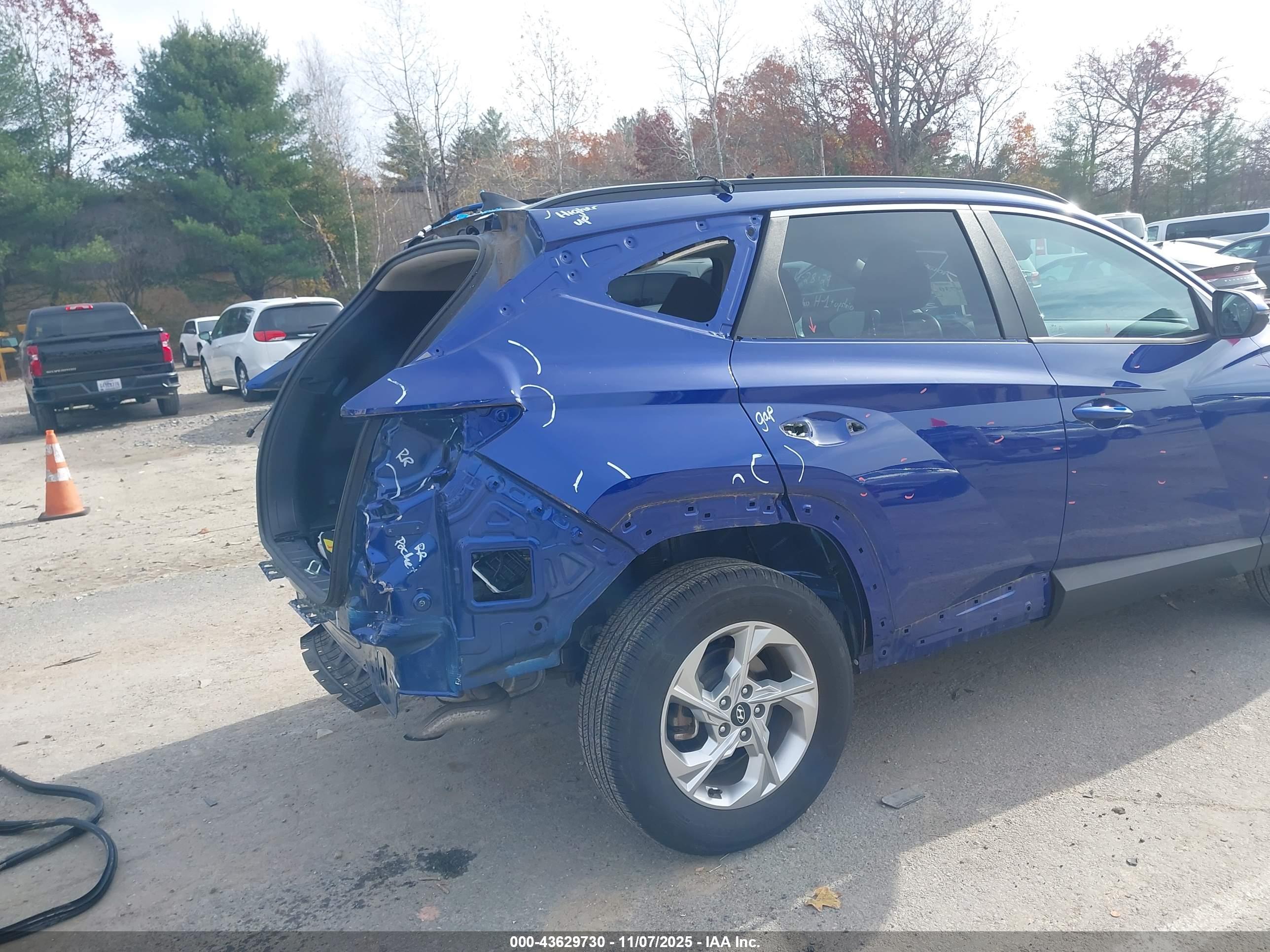 HYUNDAI TUCSON image 6