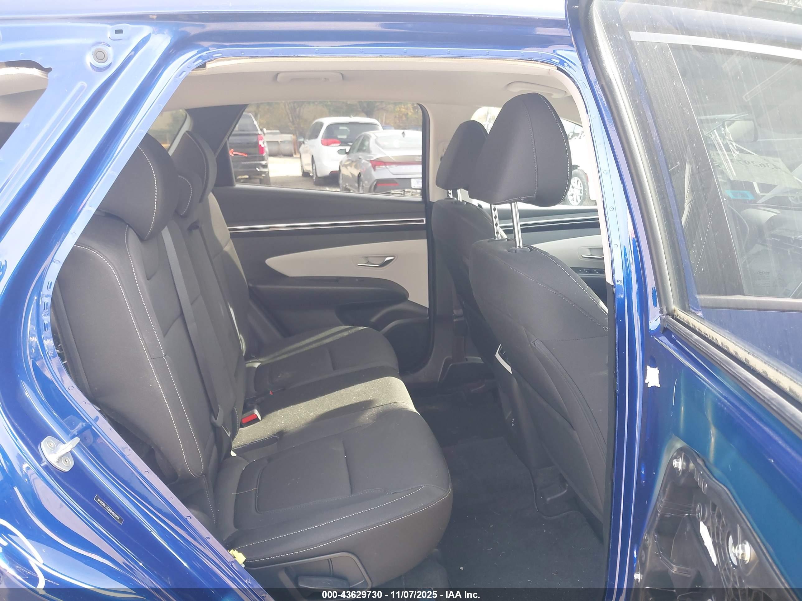 HYUNDAI TUCSON image 8