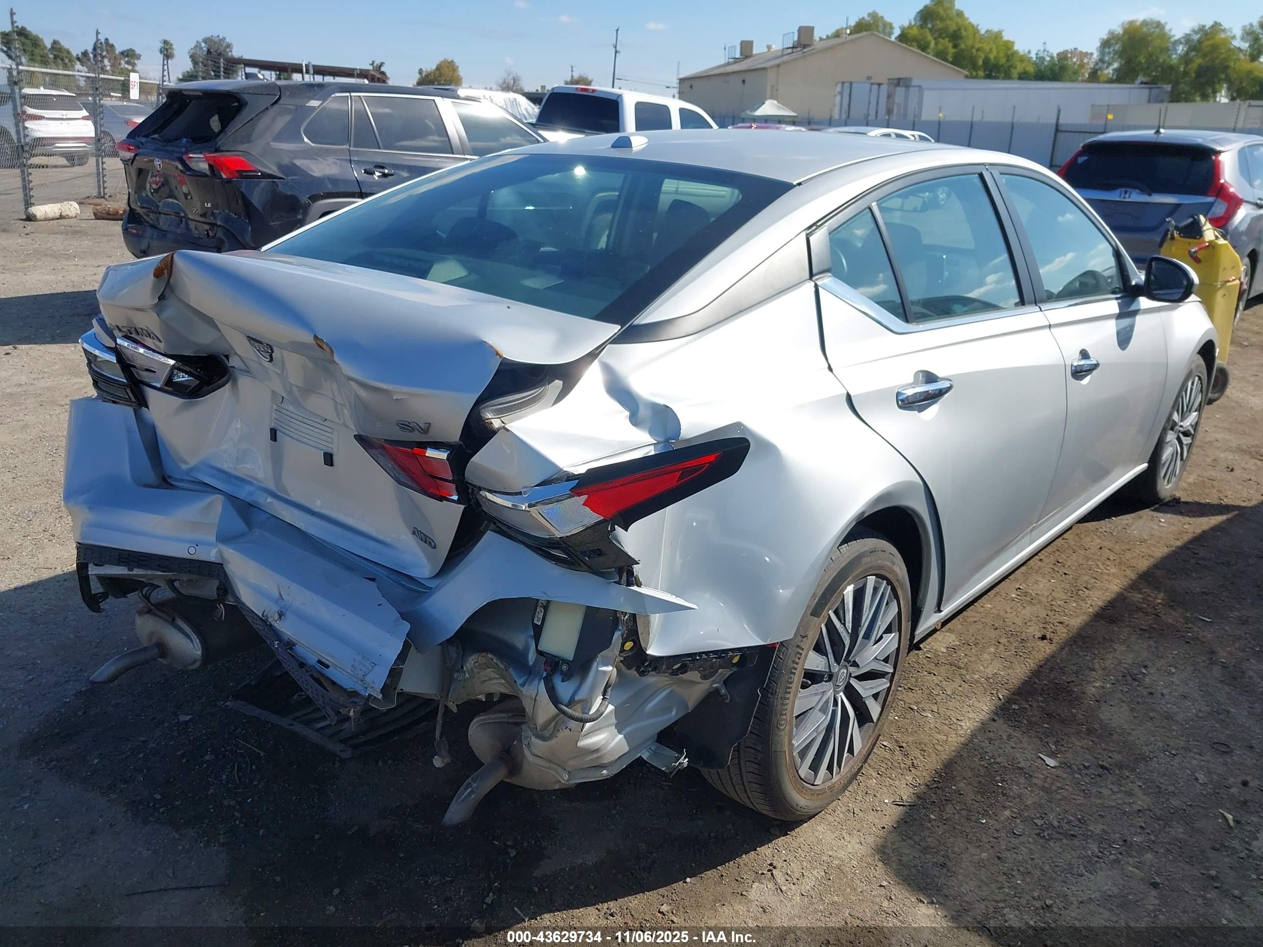 NISSAN ALTIMA image 4