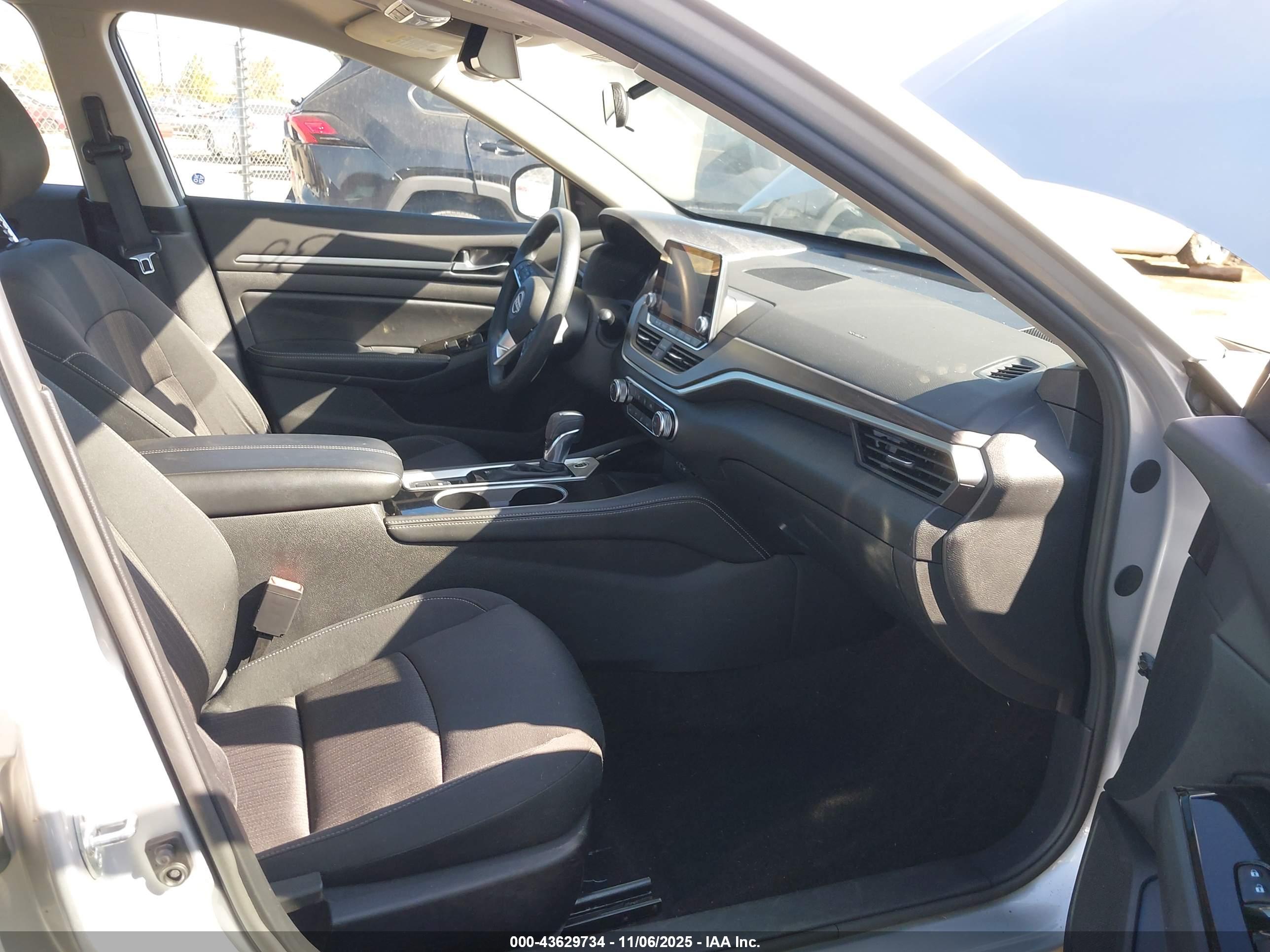 NISSAN ALTIMA image 5