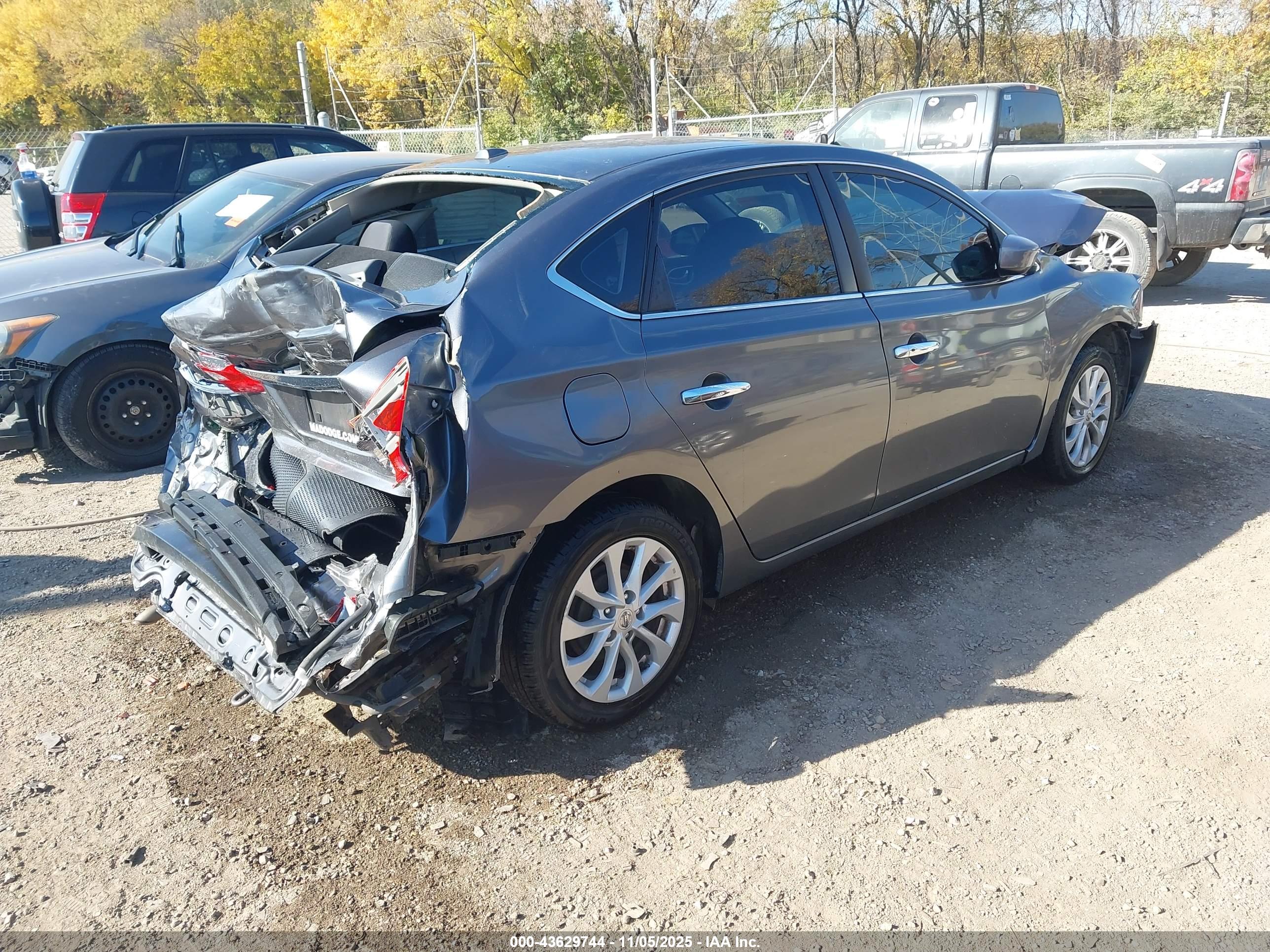 NISSAN SENTRA image 4