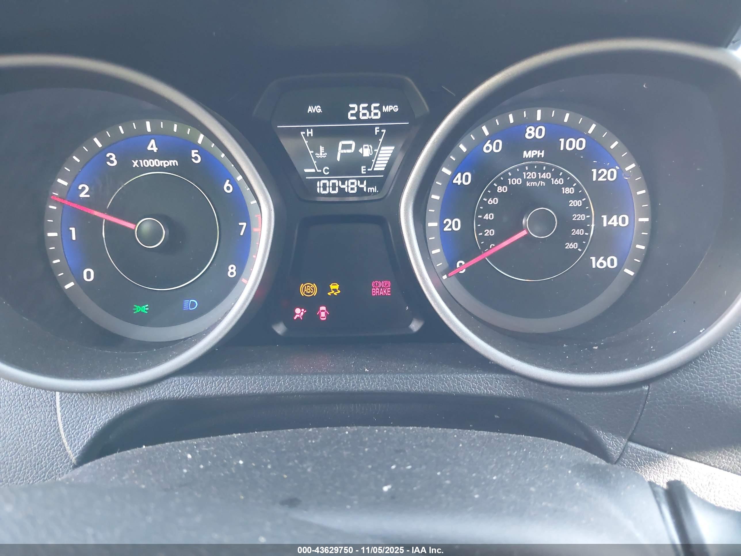 HYUNDAI ELANTRA image 7