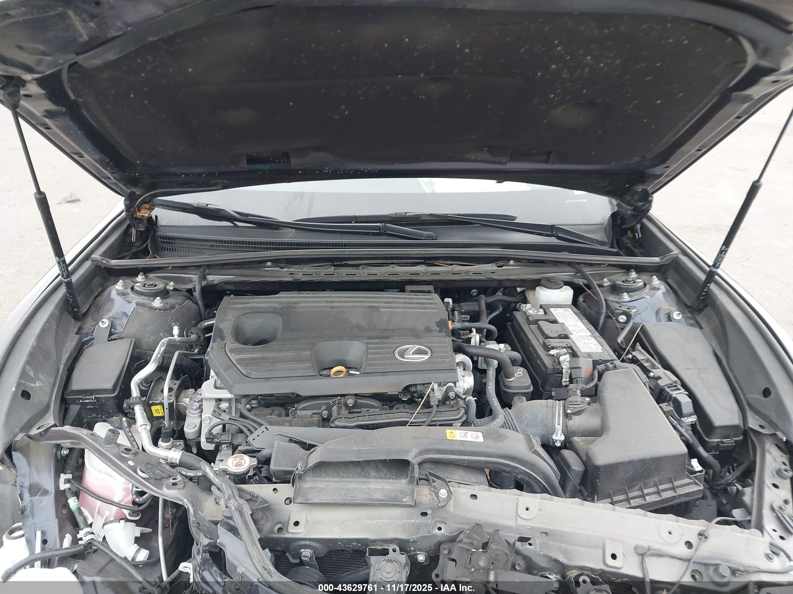 LEXUS ES image 10