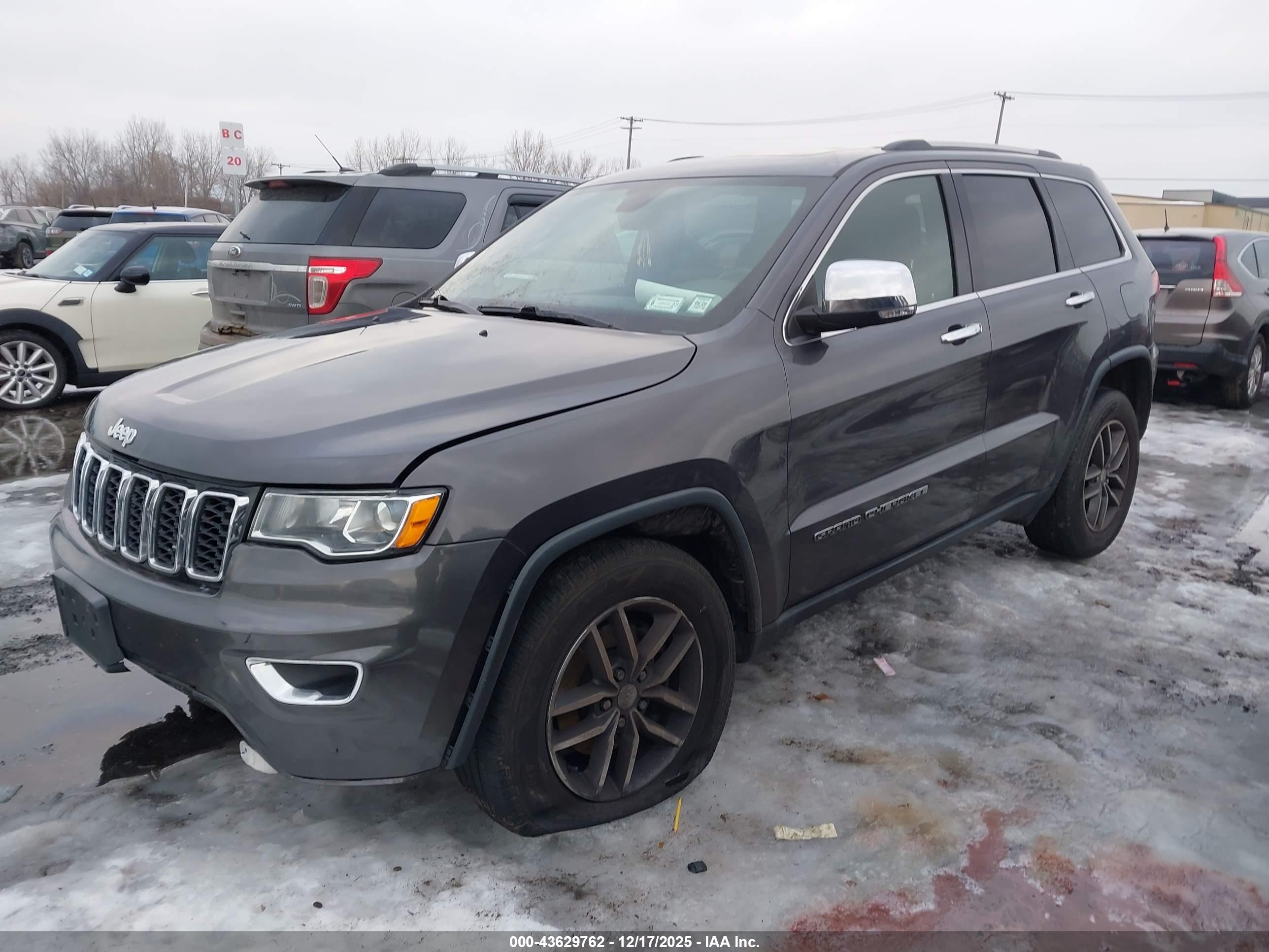JEEP GRAND image 2