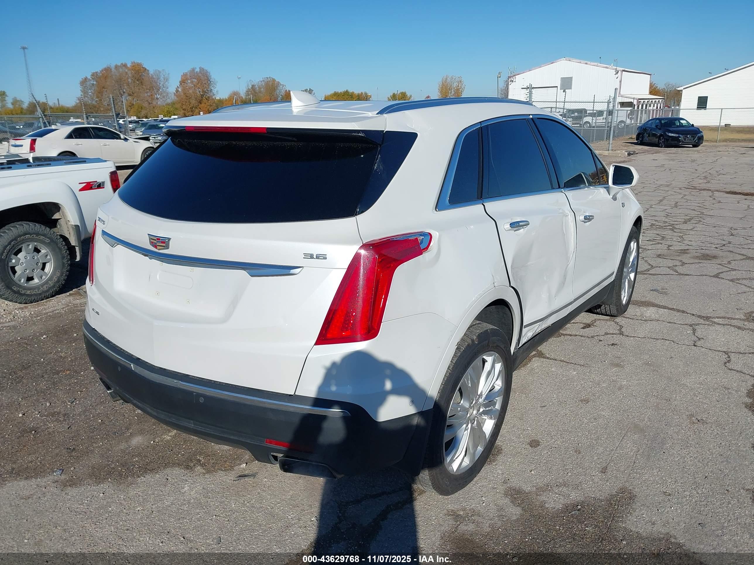 CADILLAC XT5 image 4