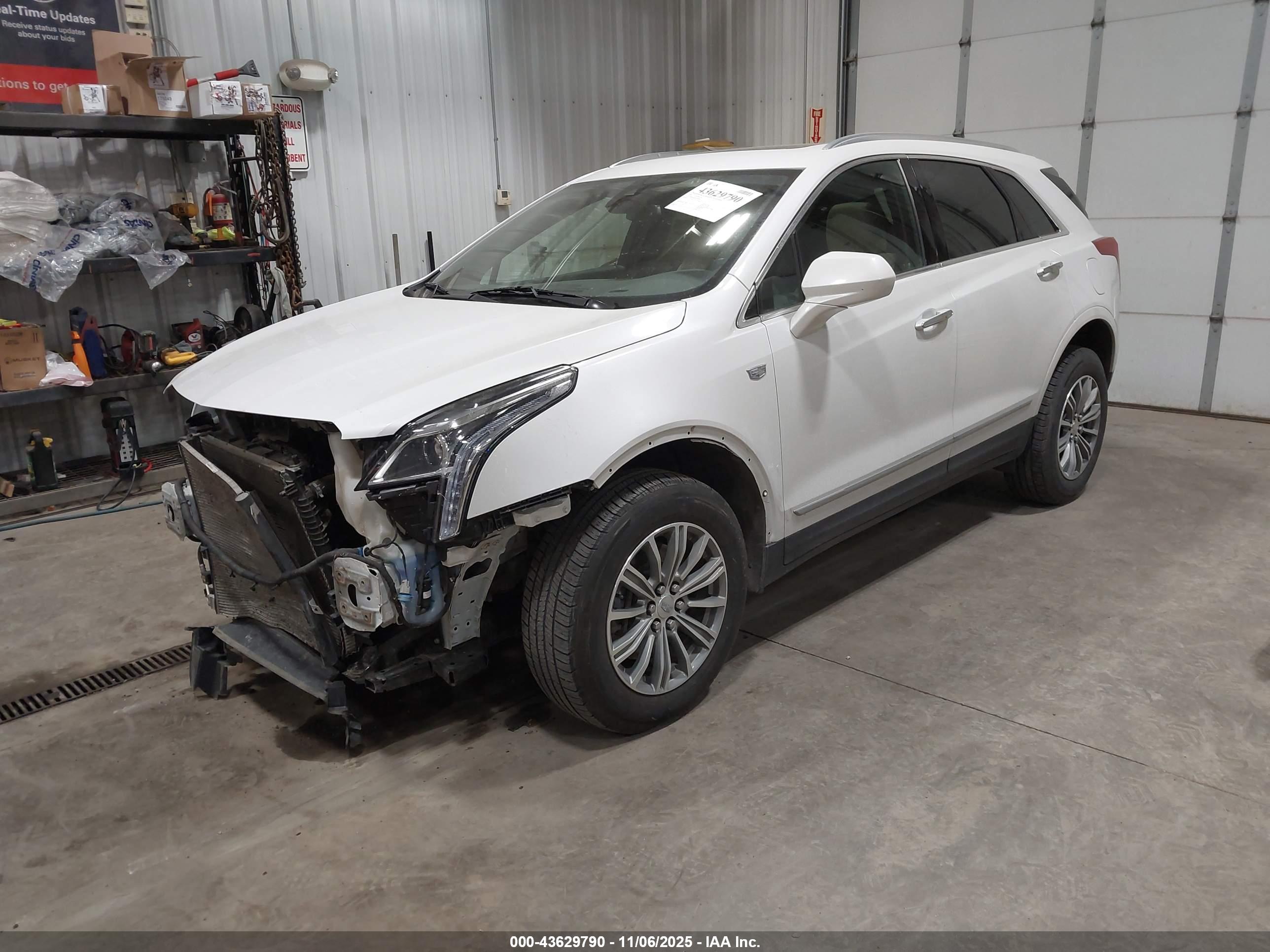 CADILLAC XT5 image 2