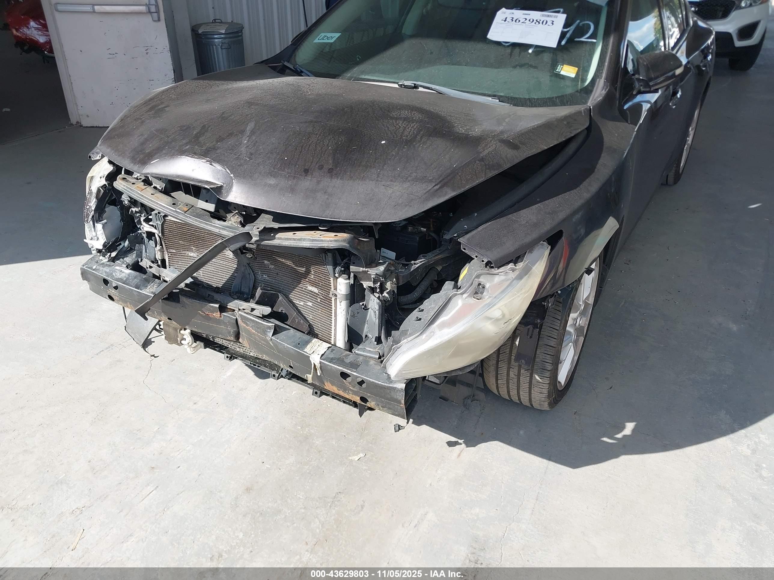 NISSAN MAXIMA image 6