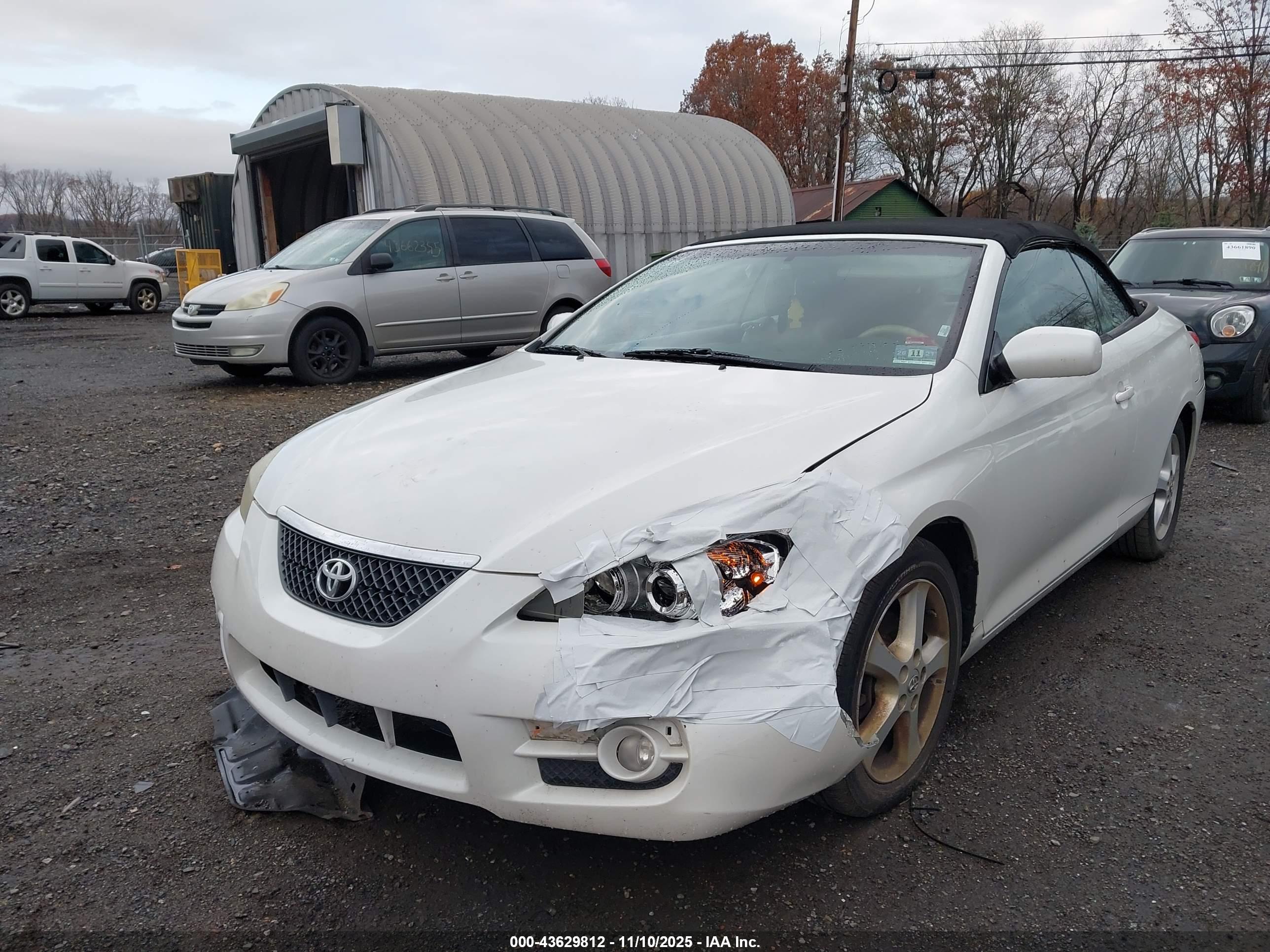 TOYOTA CAMRY image 6