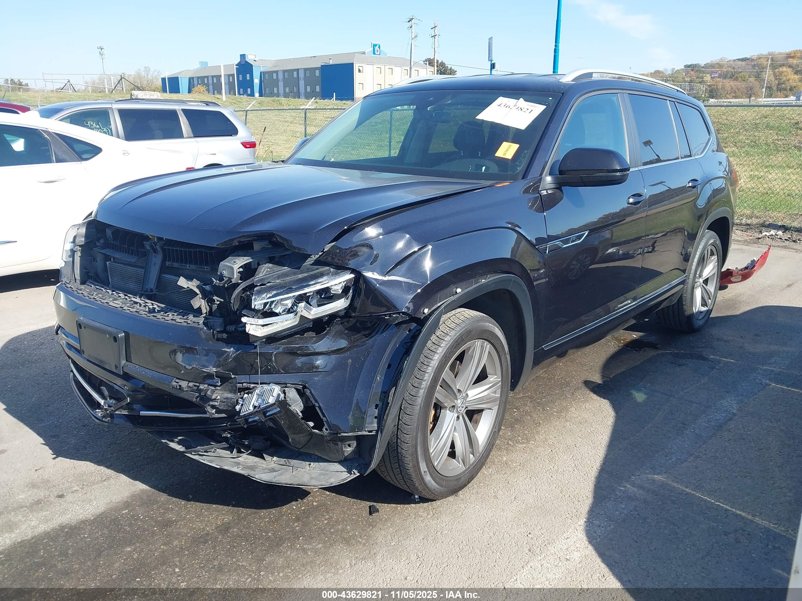 VOLKSWAGEN ATLAS image 2