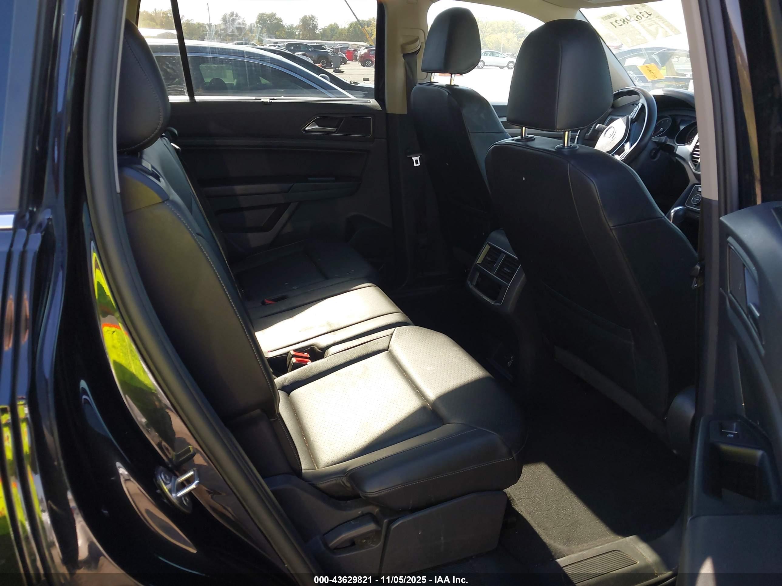 VOLKSWAGEN ATLAS image 8