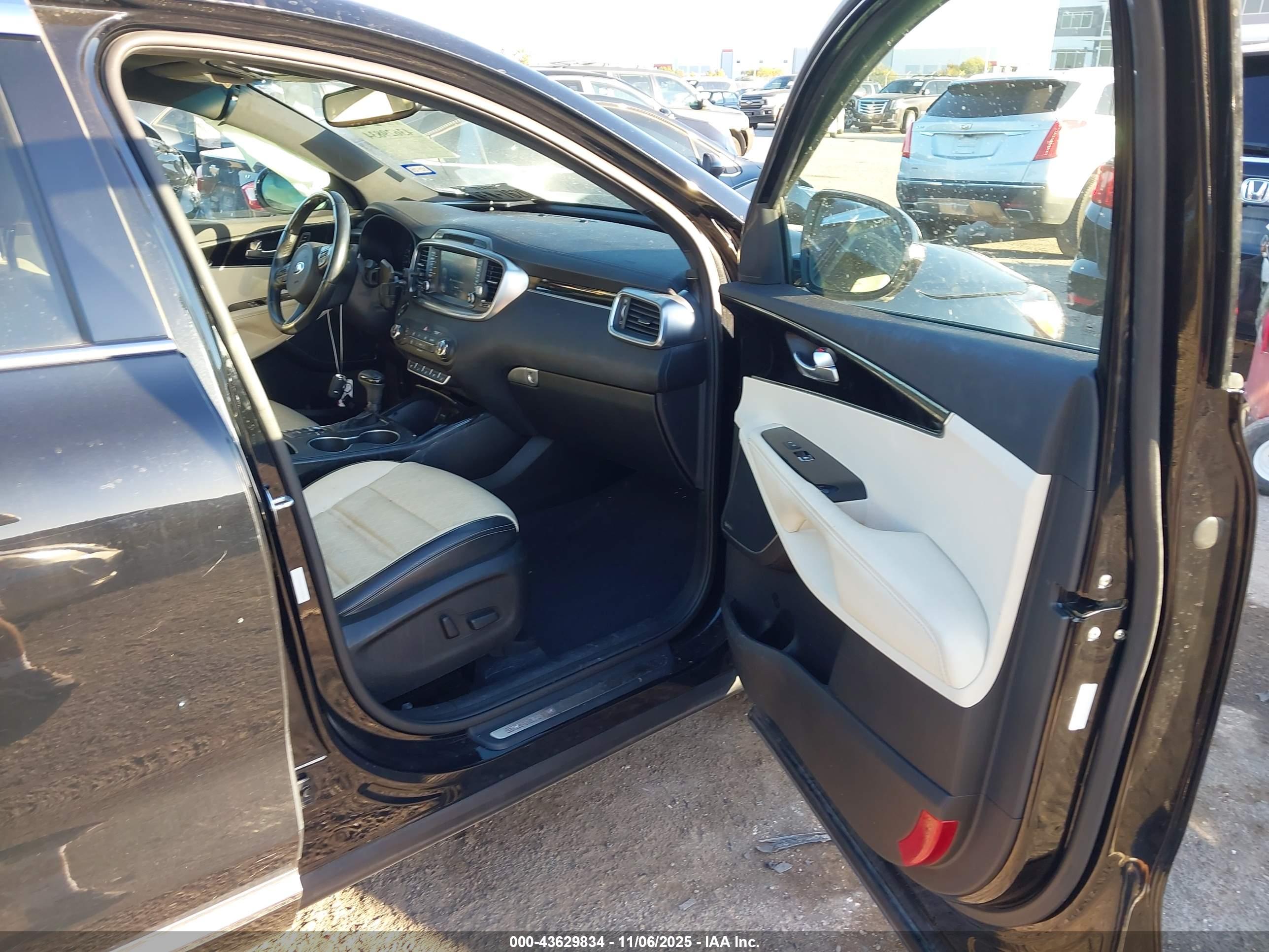 KIA SORENTO image 5