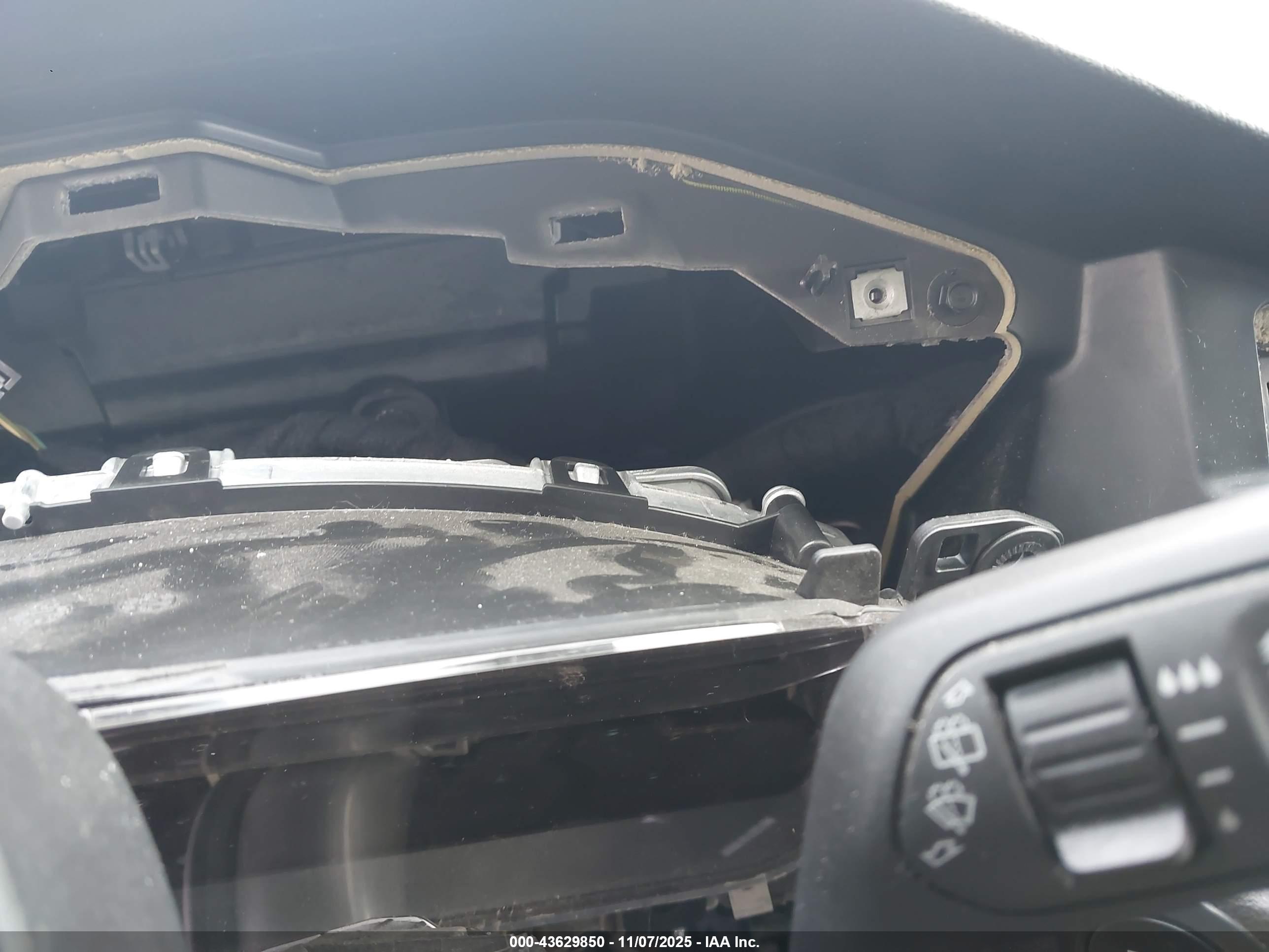 FORD ESCAPE image 7