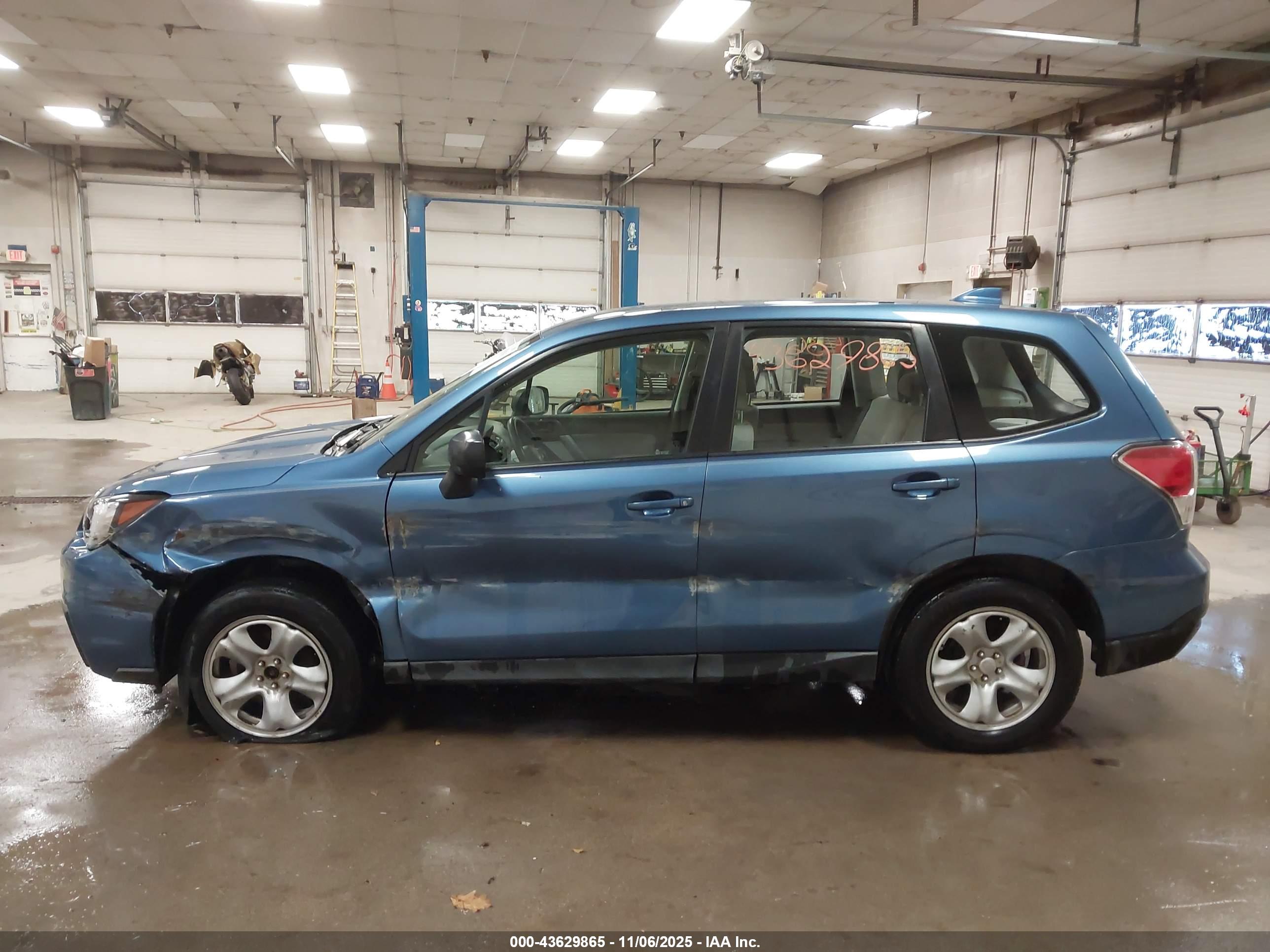 SUBARU FORESTER image 6