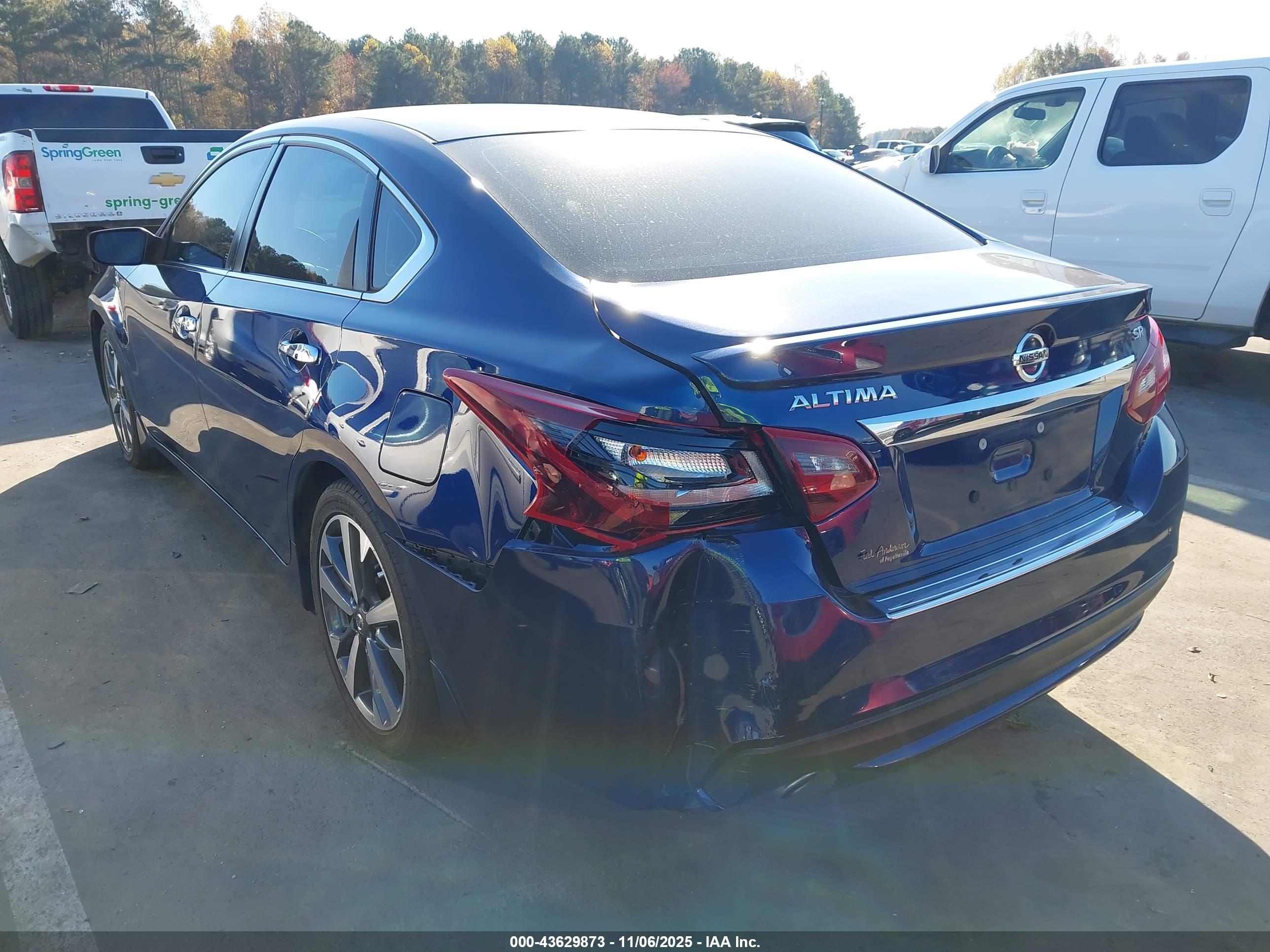NISSAN ALTIMA image 6