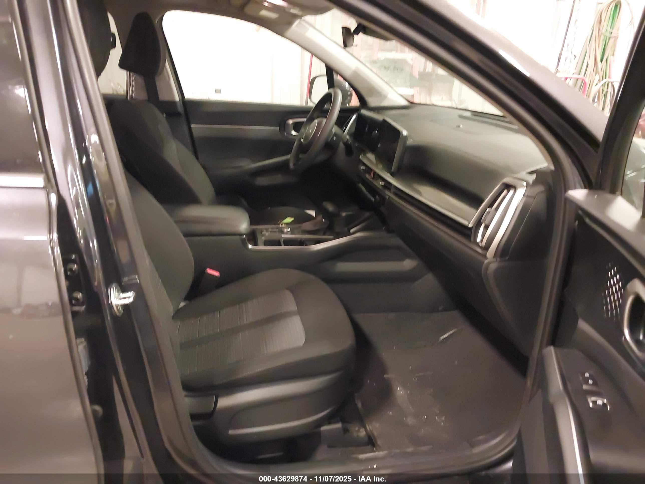 KIA SORENTO image 5