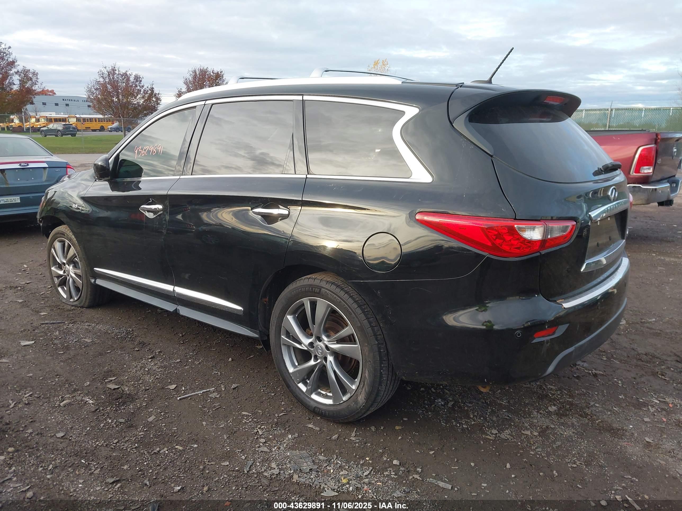 INFINITI QX60 image 3