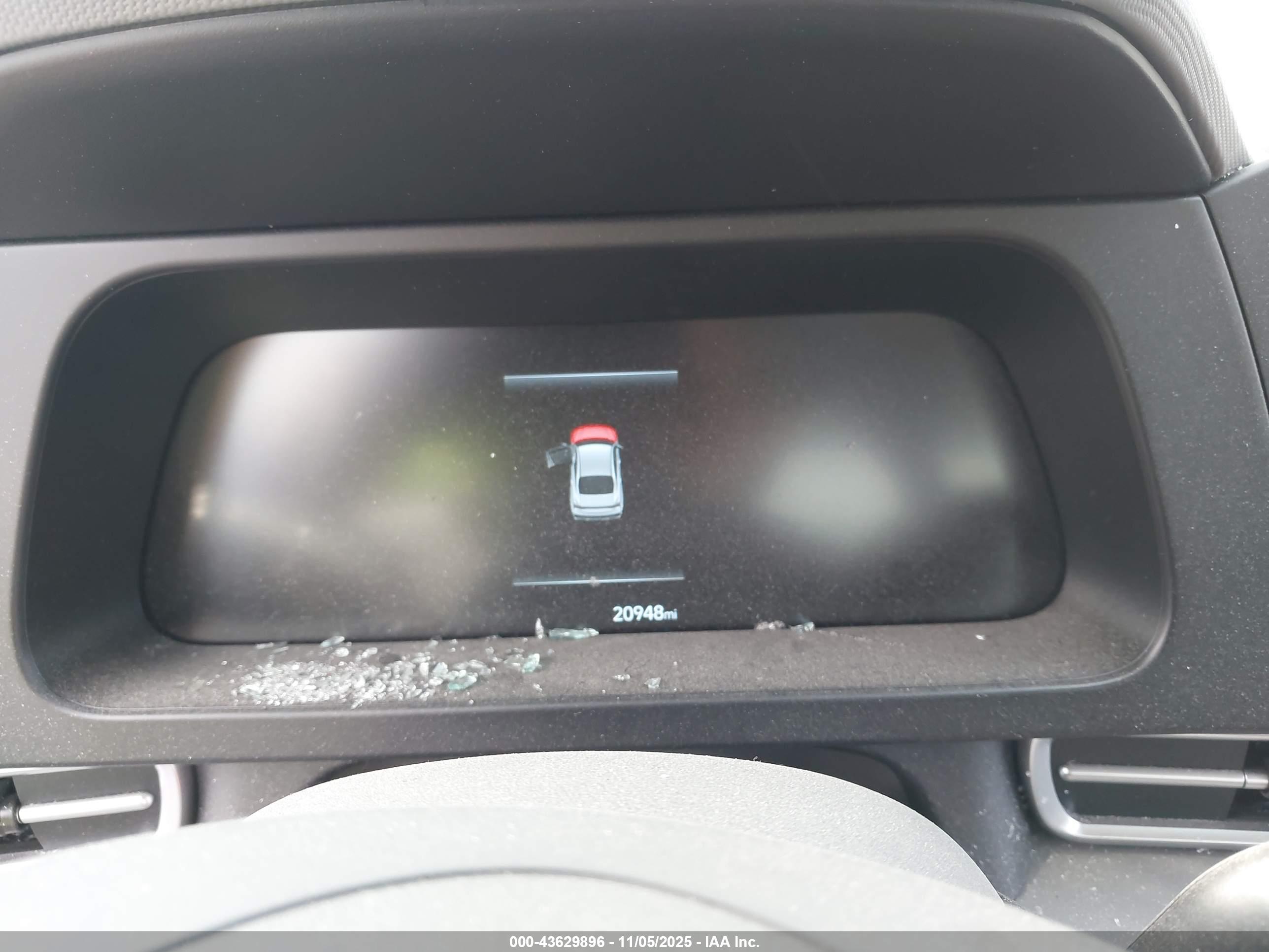 HYUNDAI ELANTRA image 7