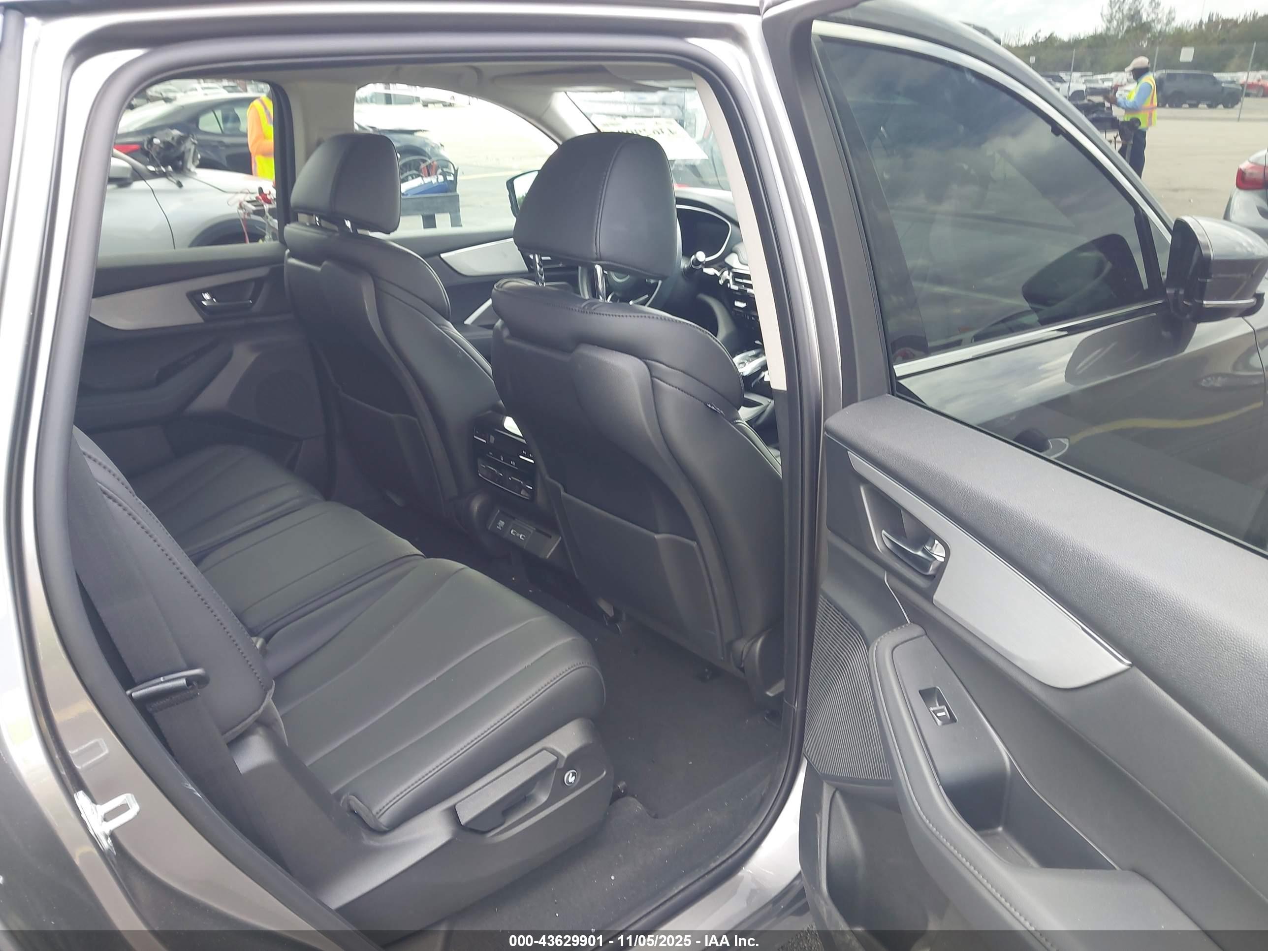 ACURA MDX image 8