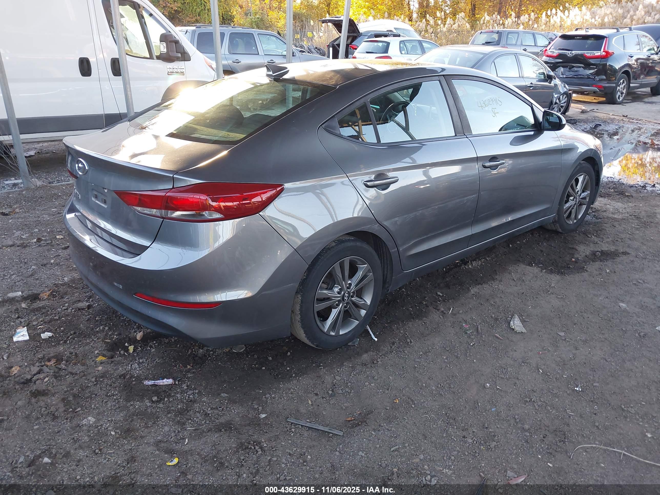 HYUNDAI ELANTRA image 4