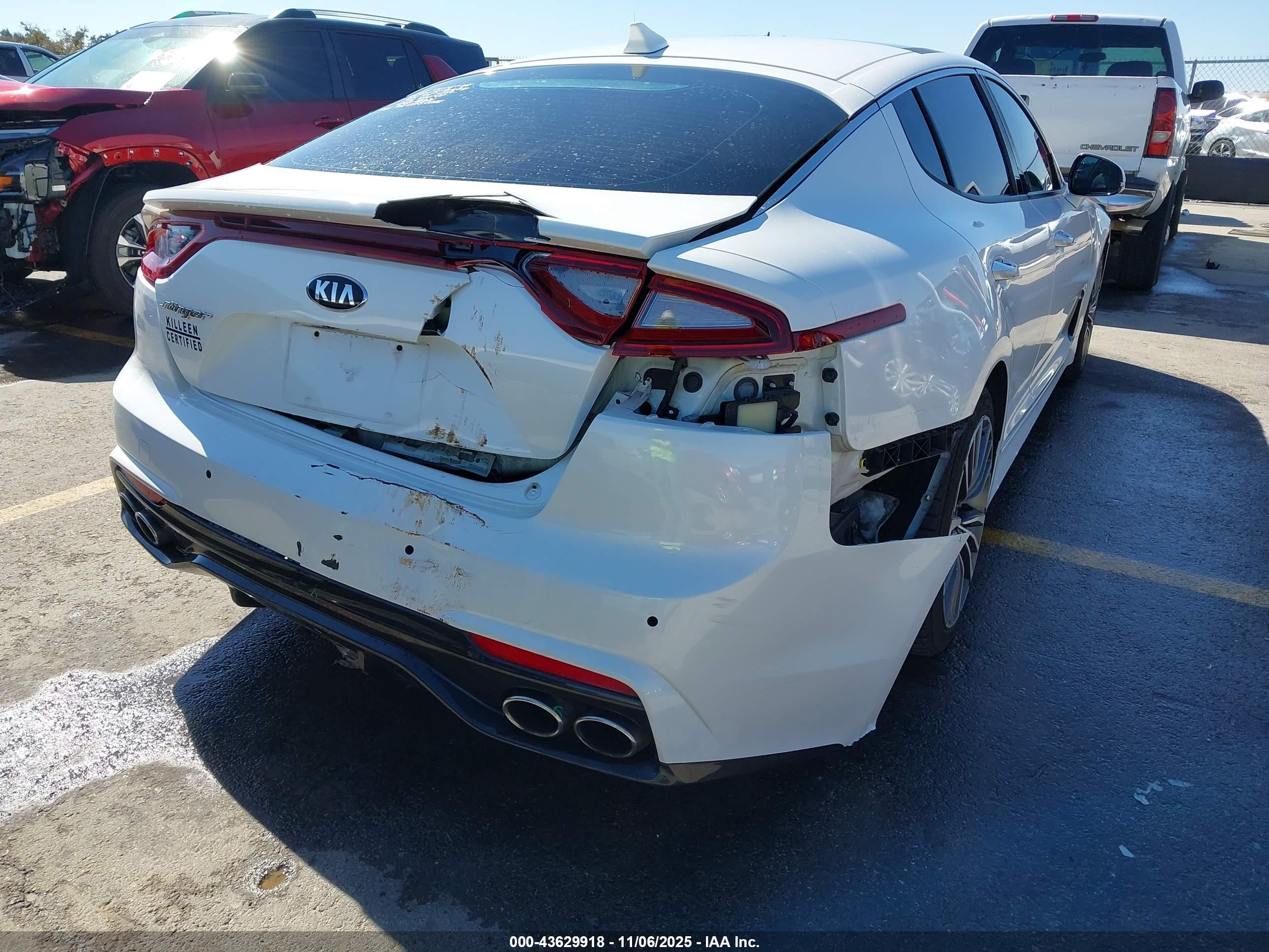 KIA STINGER image 6