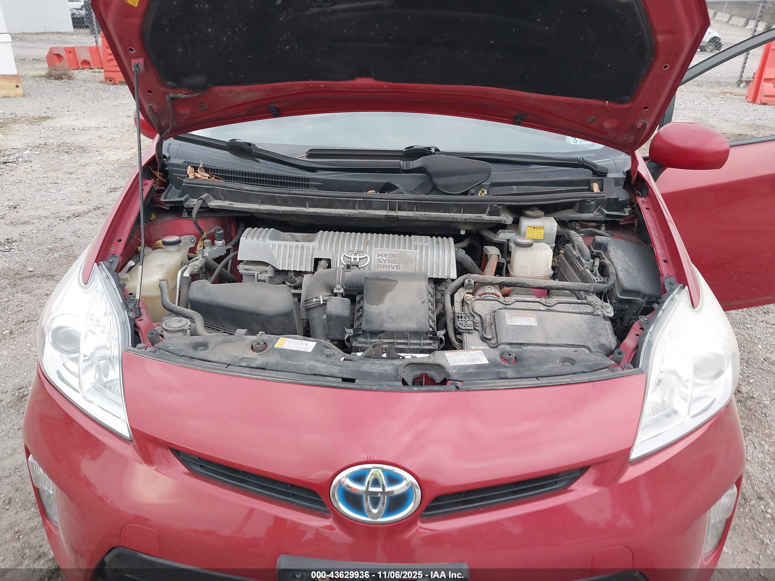 TOYOTA PRIUS image 10