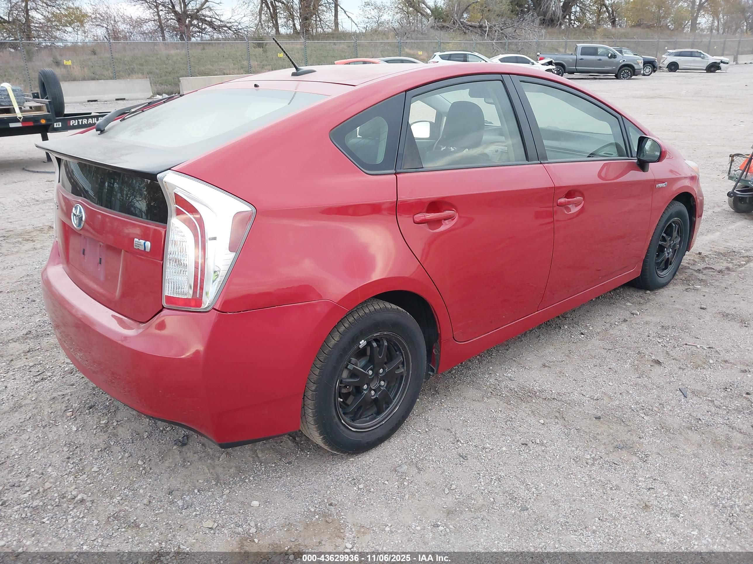 TOYOTA PRIUS image 4