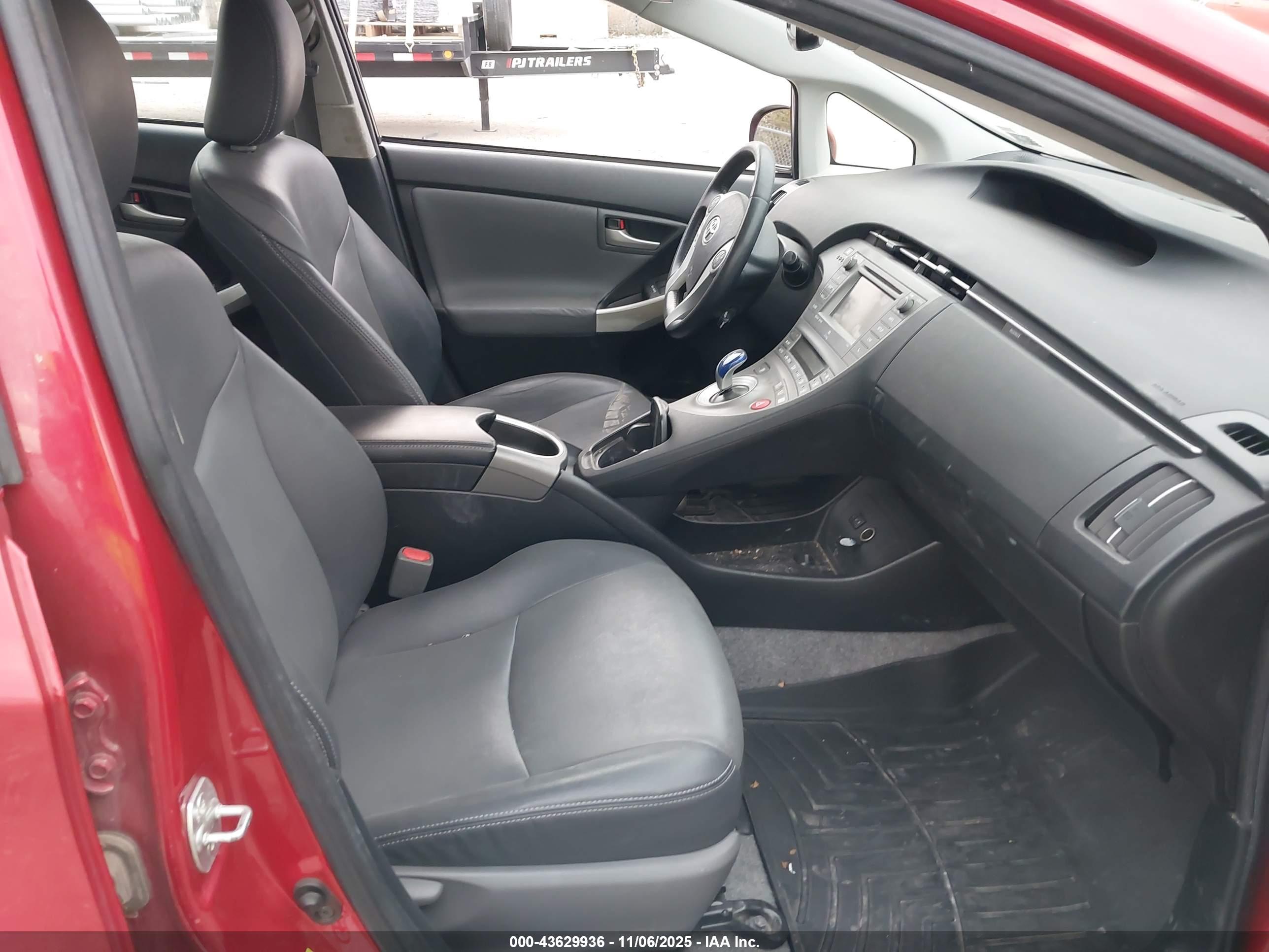 TOYOTA PRIUS image 5