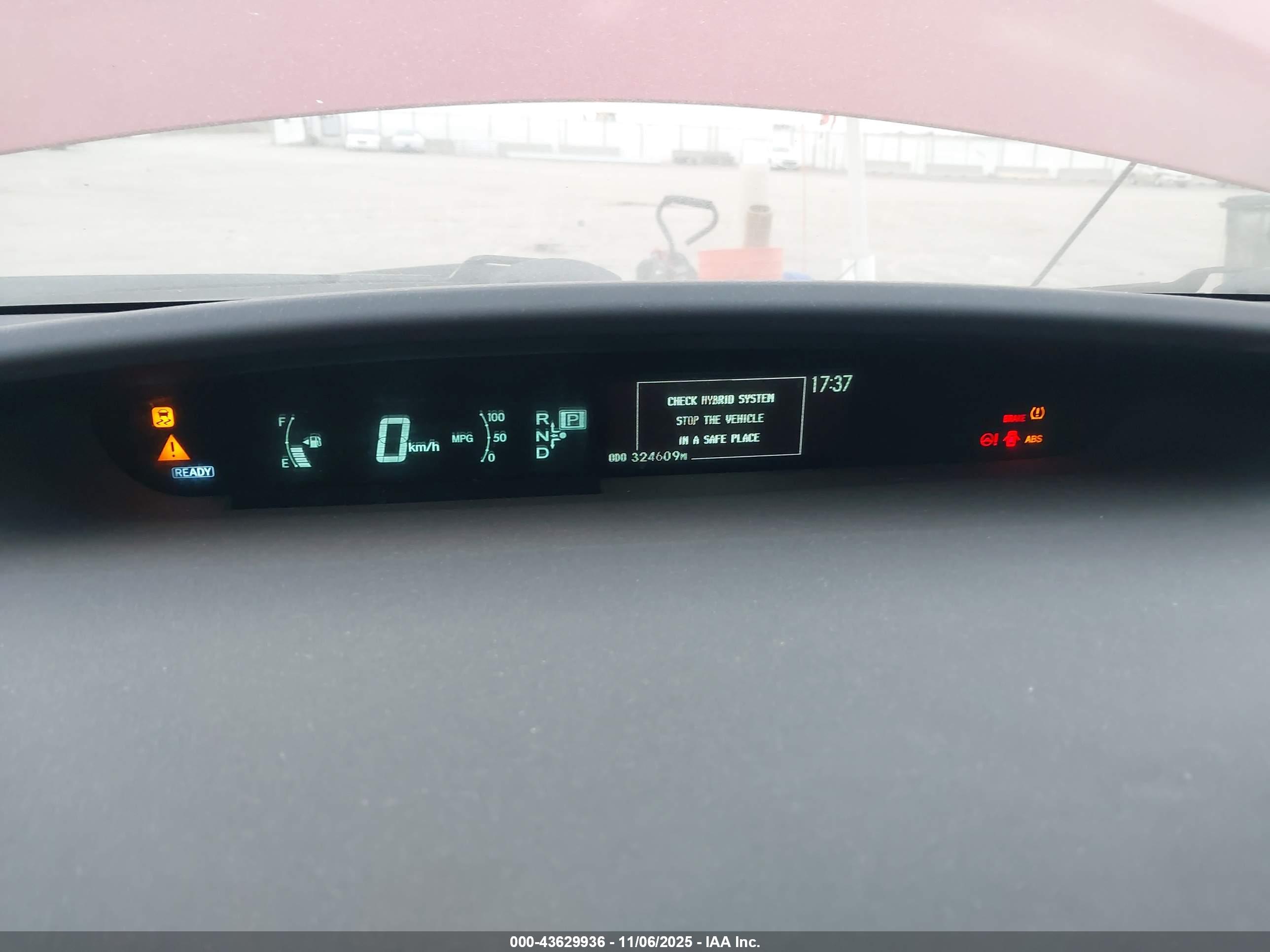 TOYOTA PRIUS image 7