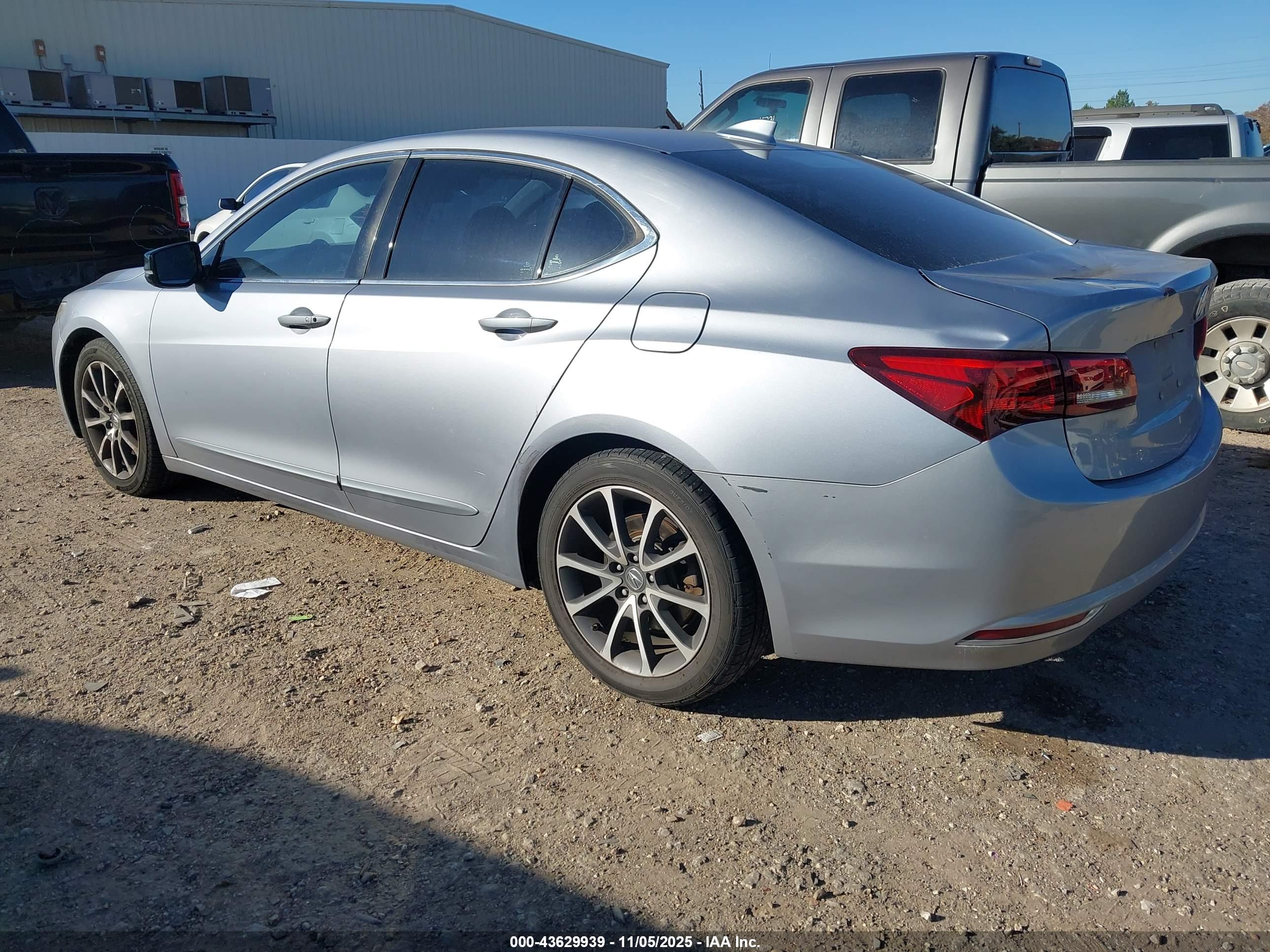 ACURA TLX image 3