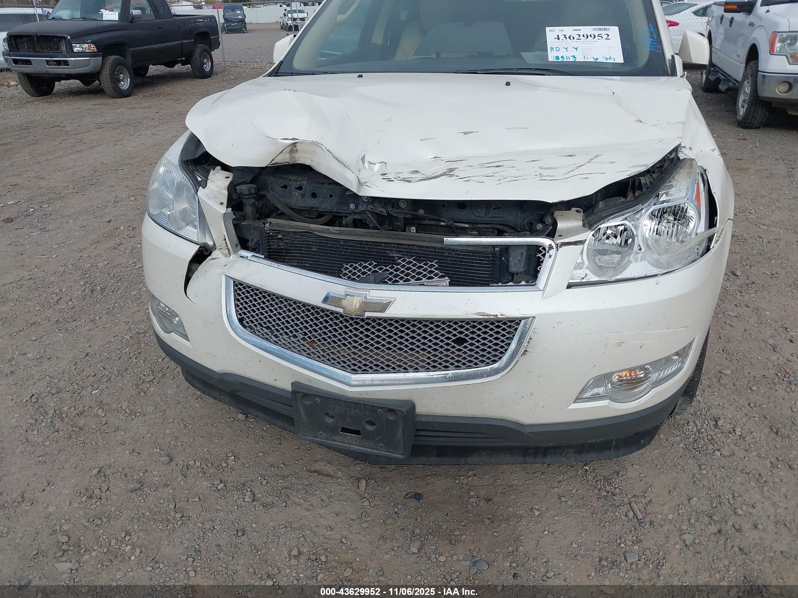 CHEVROLET TRAVERSE image 6