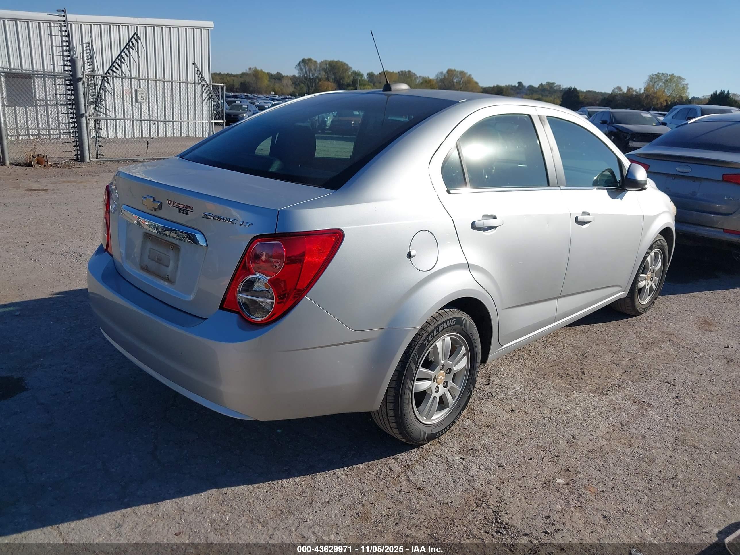 CHEVROLET SONIC image 4