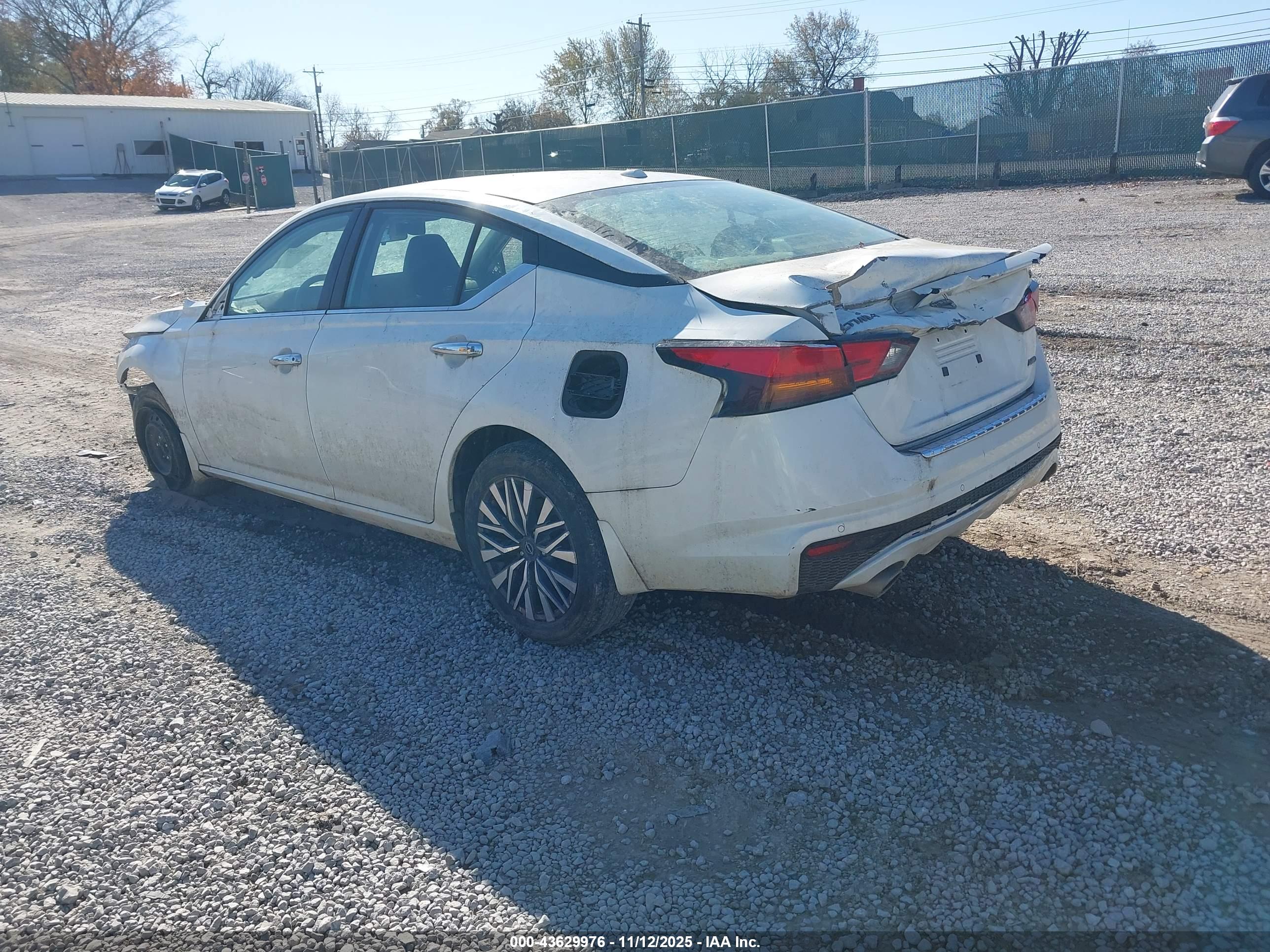 NISSAN ALTIMA image 3