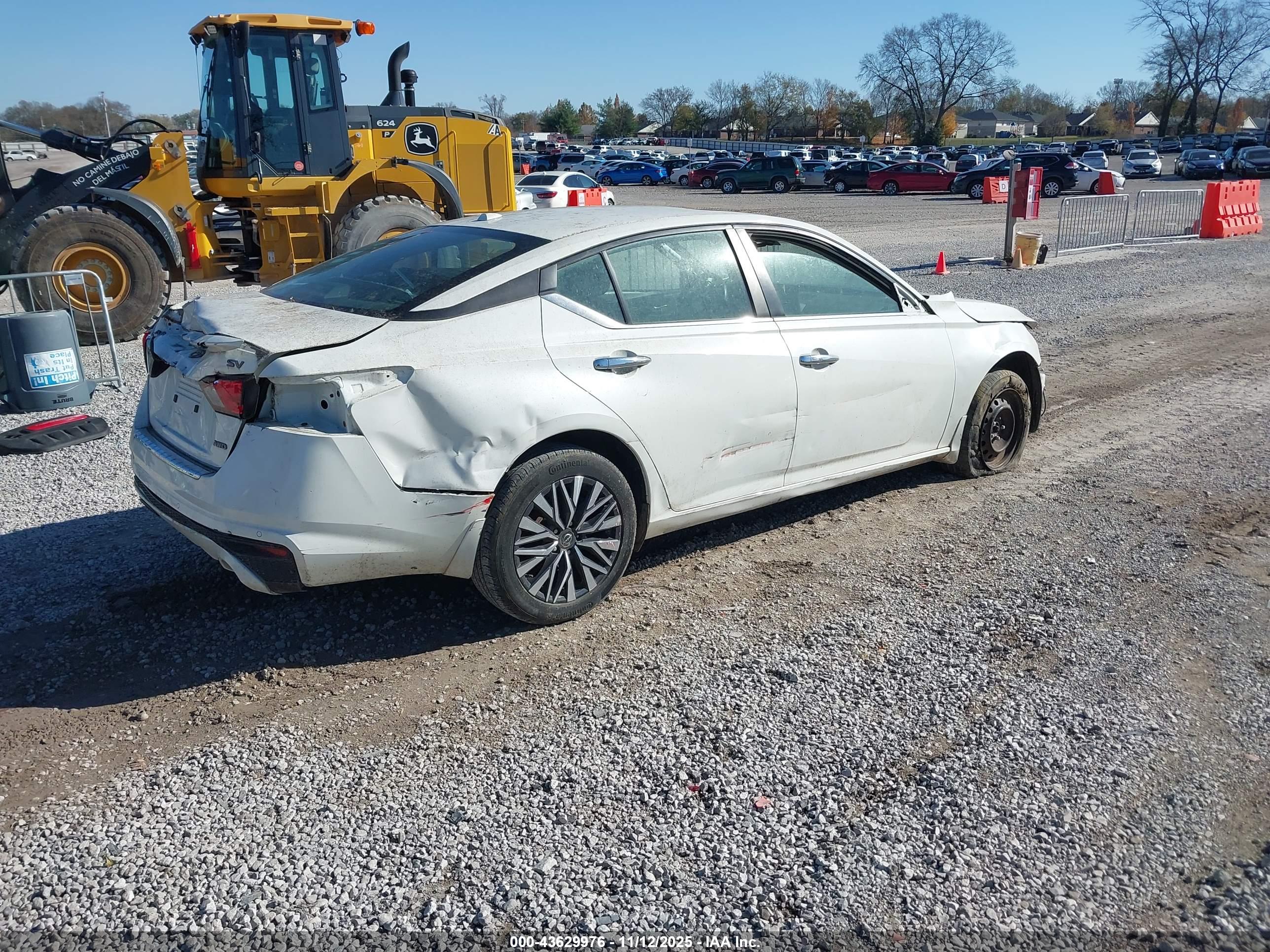 NISSAN ALTIMA image 4