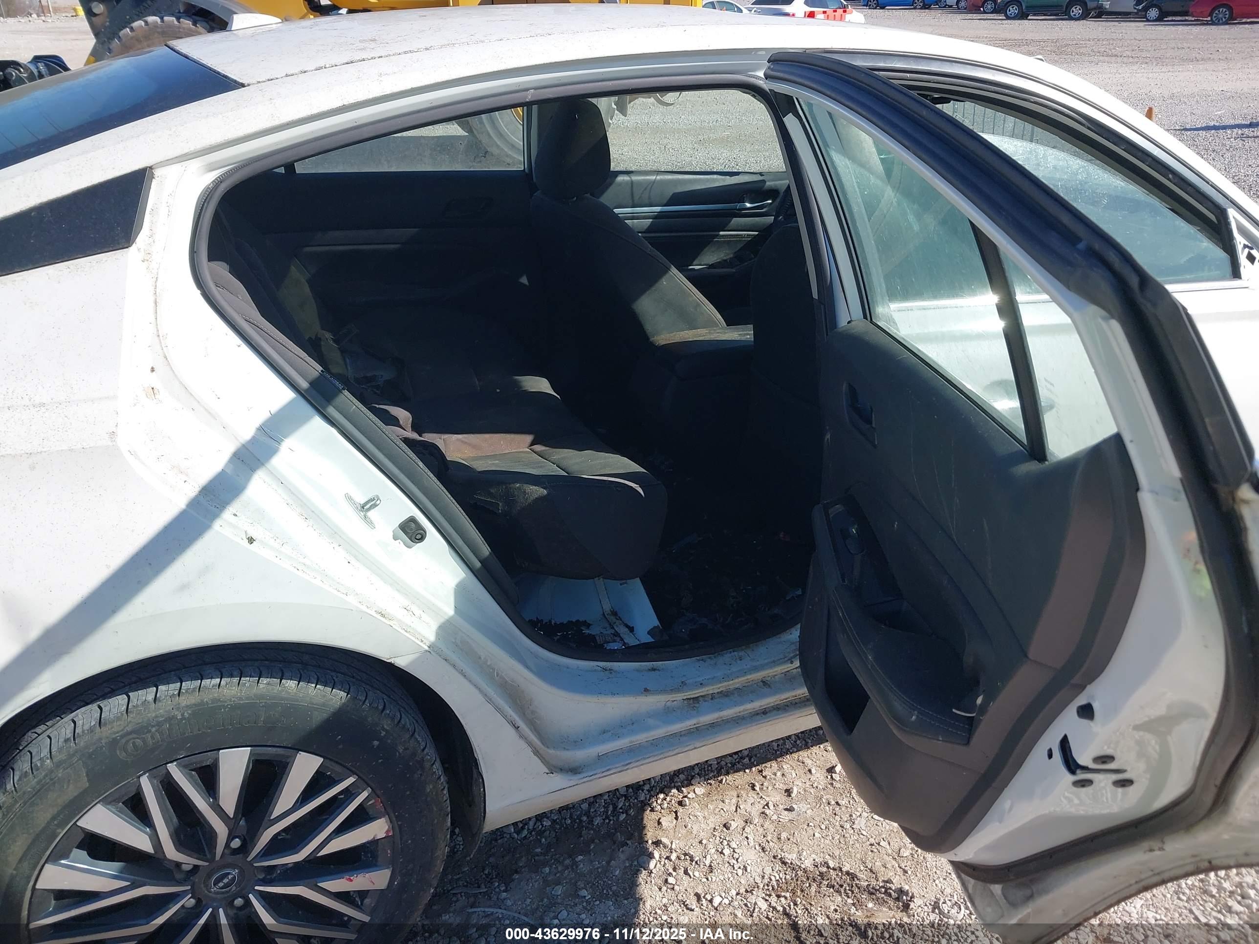 NISSAN ALTIMA image 8