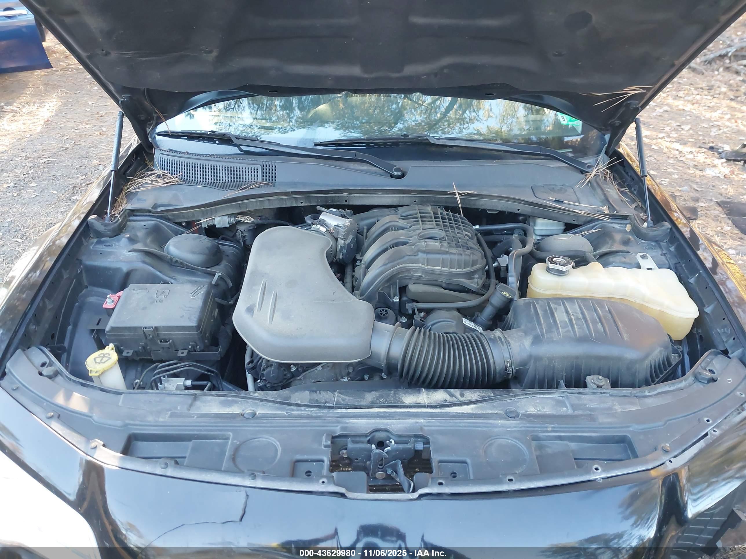 CHRYSLER 300 image 10