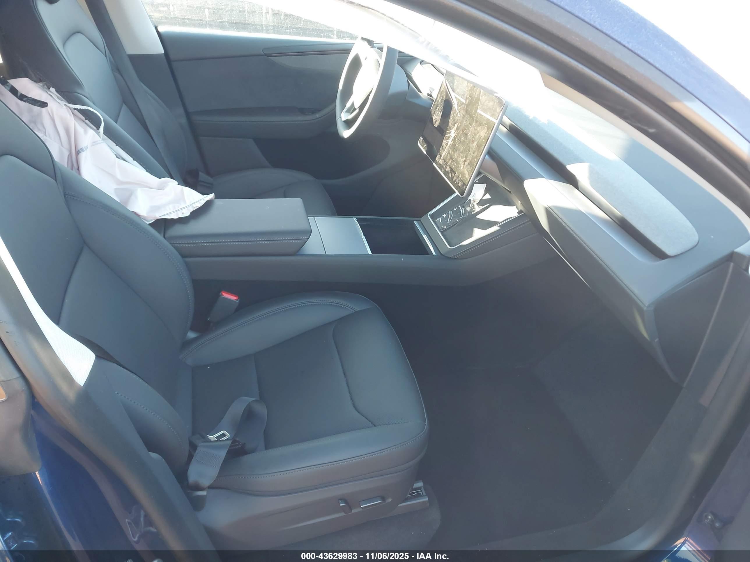 TESLA MODEL image 5