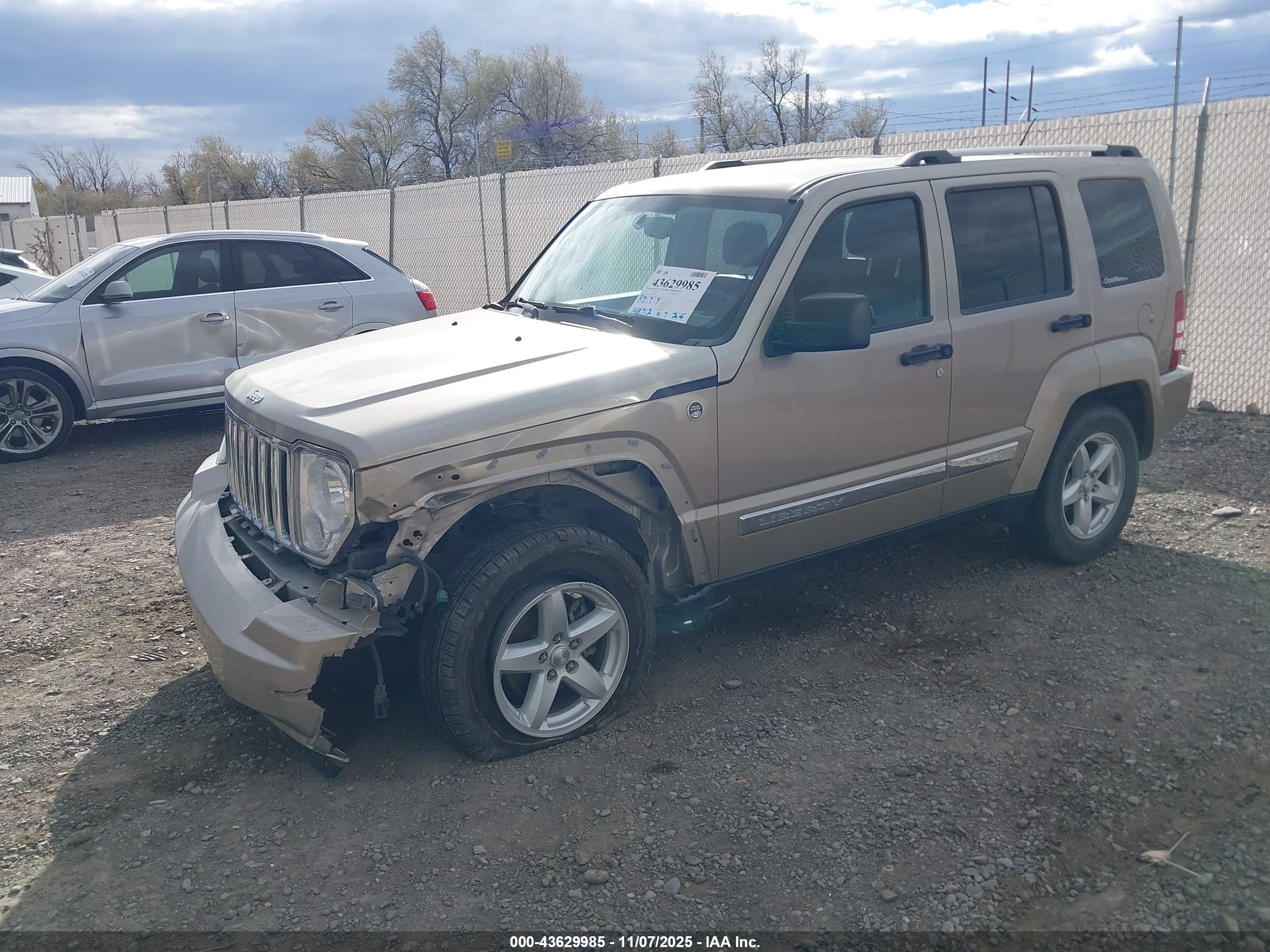 JEEP LIBERTY image 2
