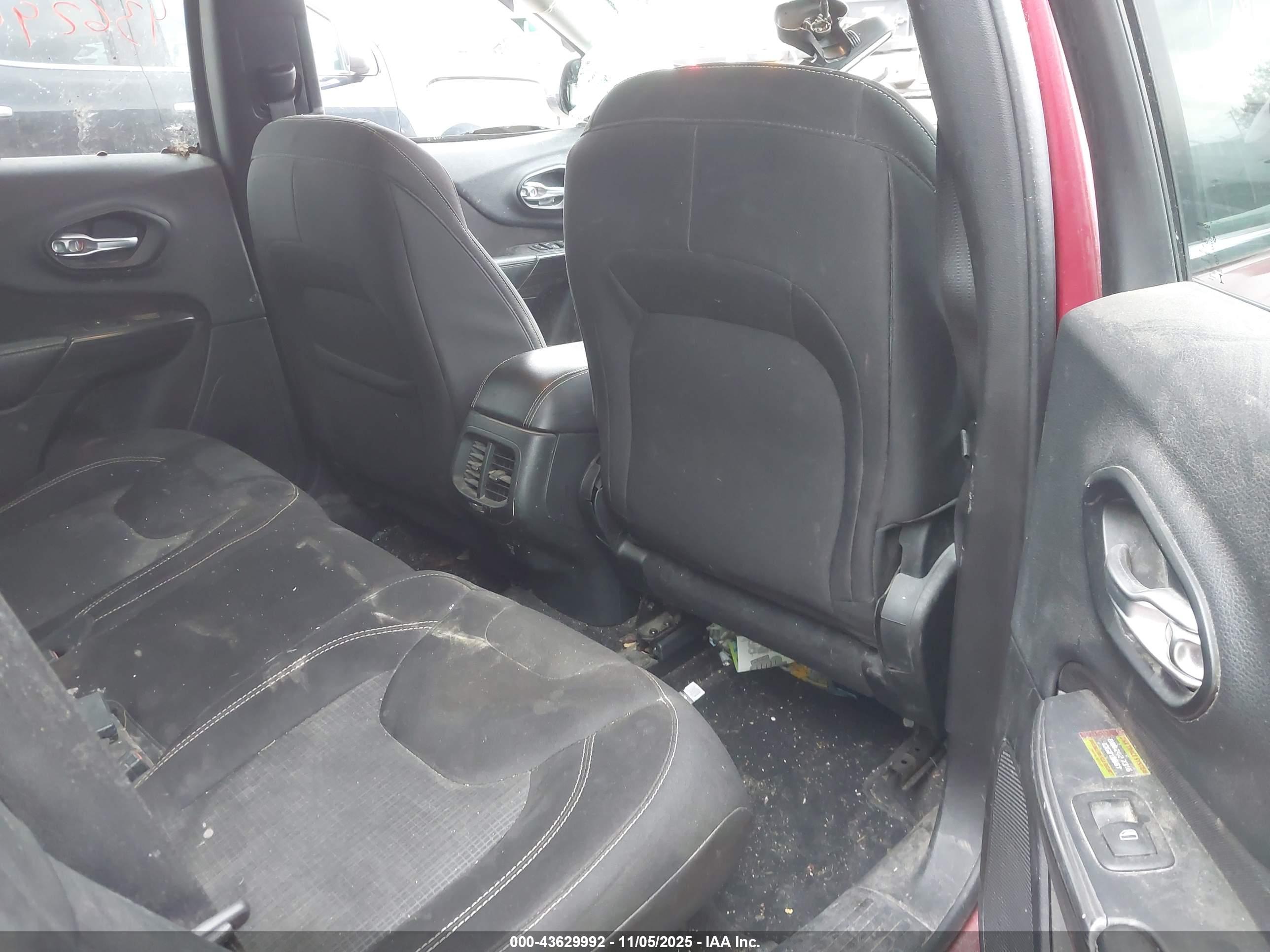 JEEP CHEROKEE image 8