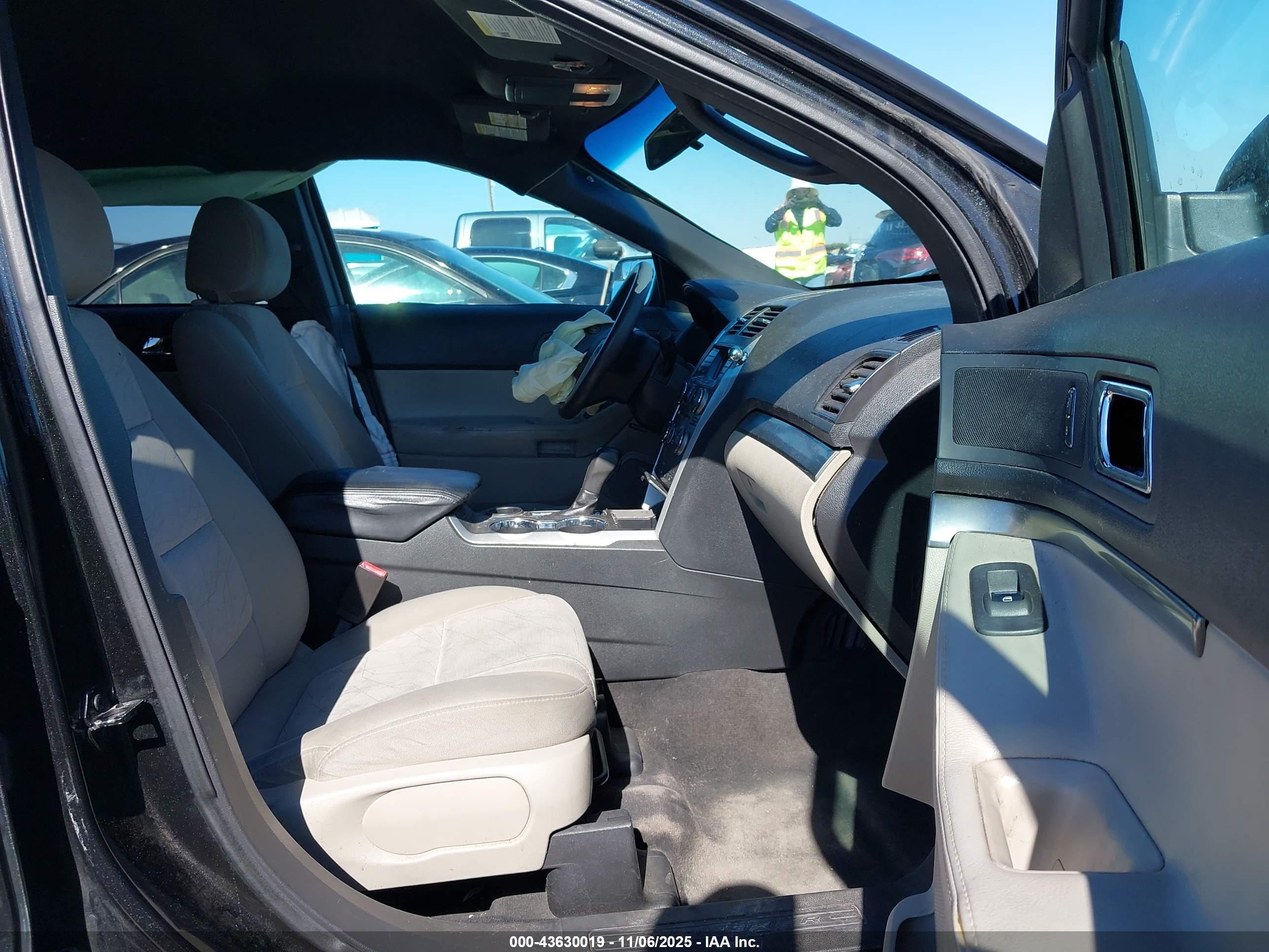 FORD EXPLORER image 5