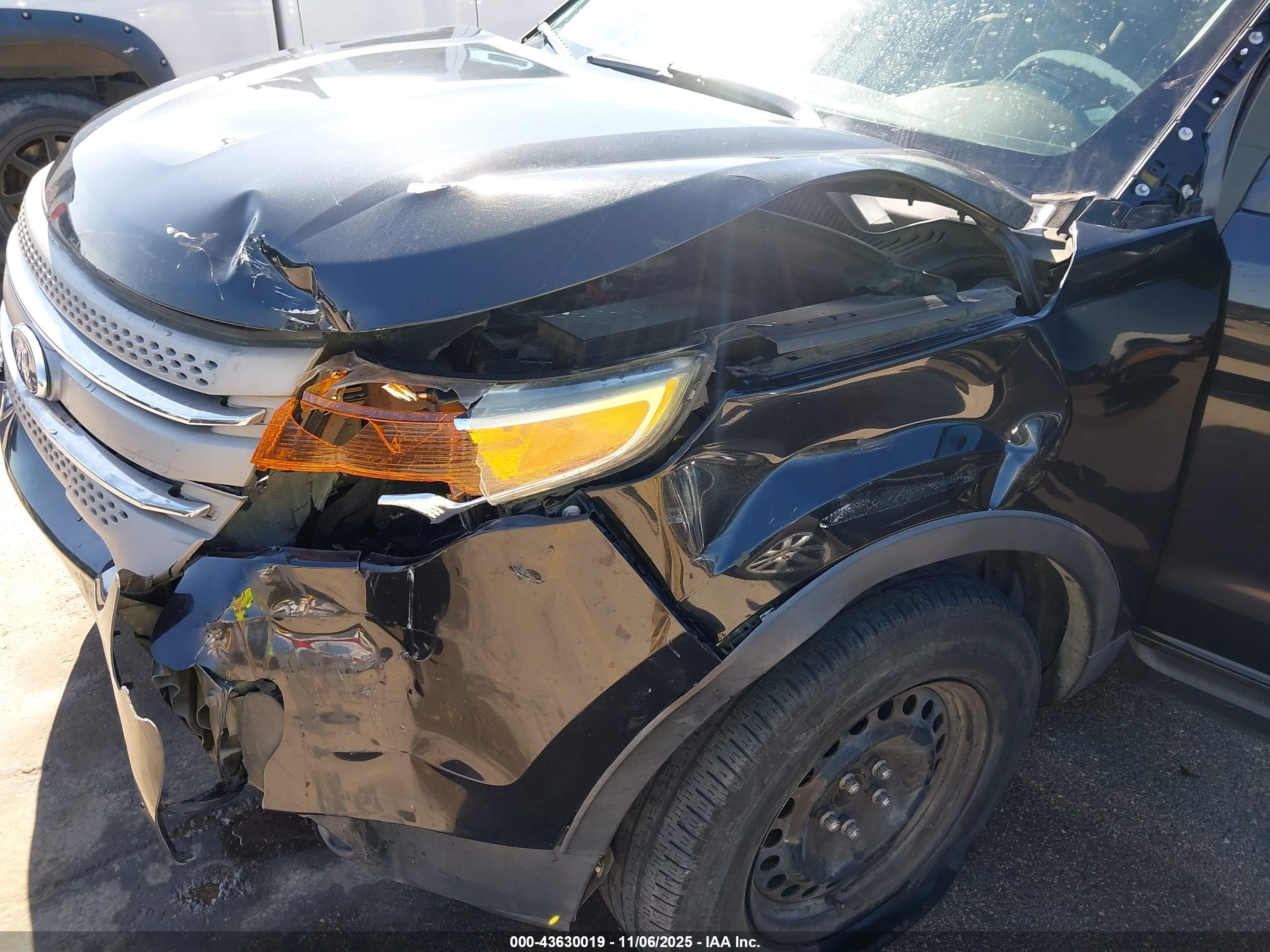 FORD EXPLORER image 6