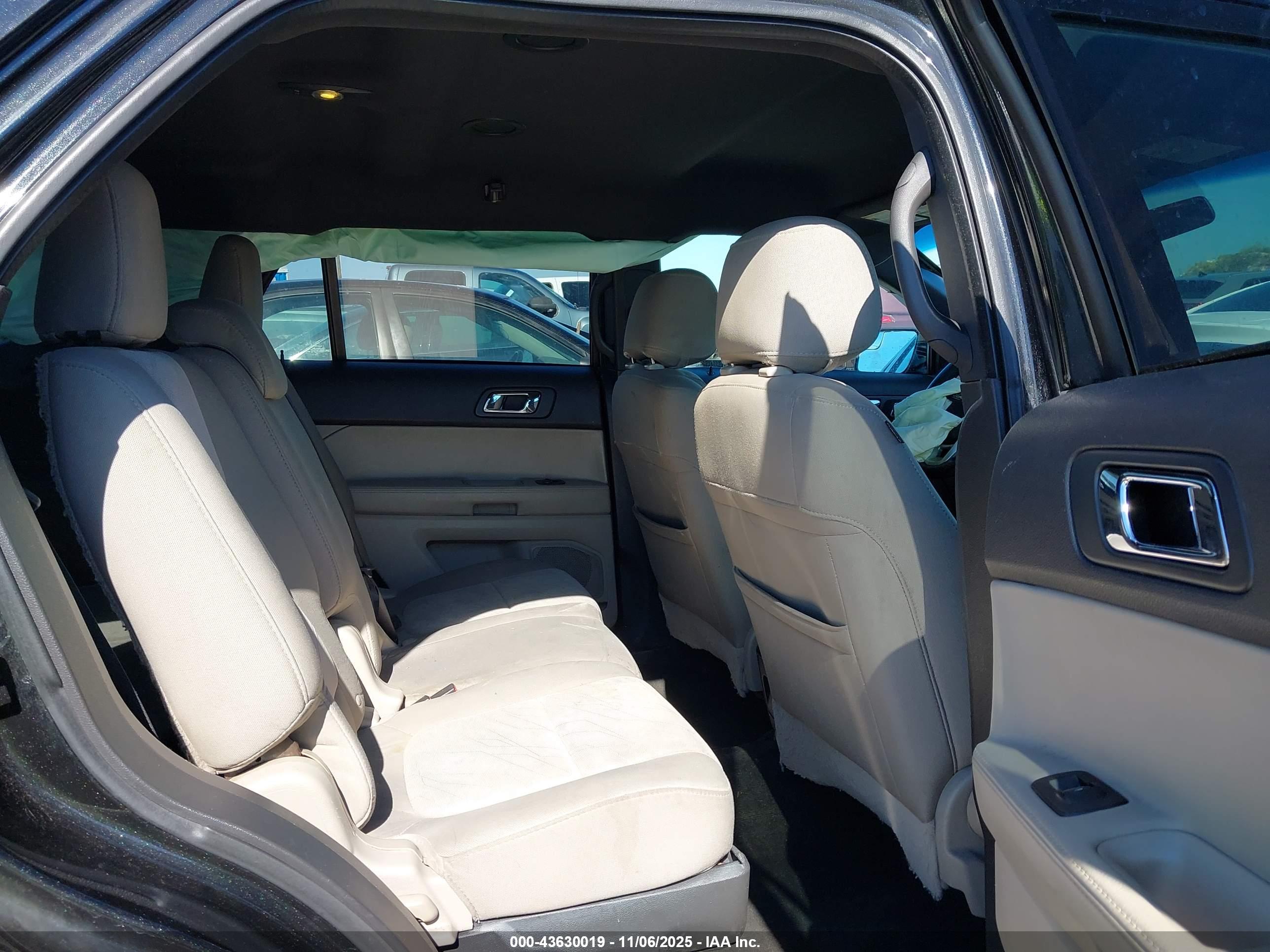 FORD EXPLORER image 8