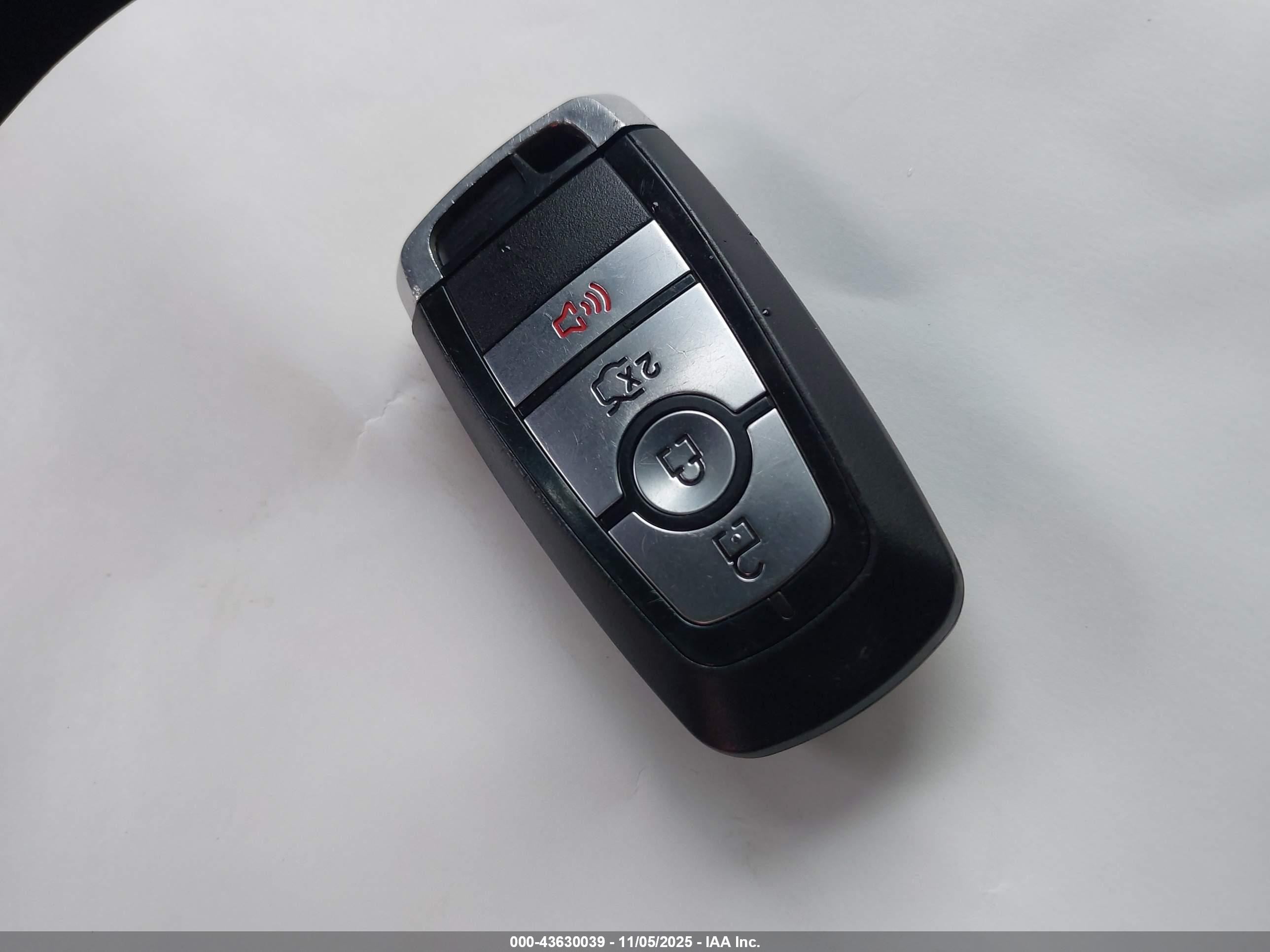 FORD FUSION image 11