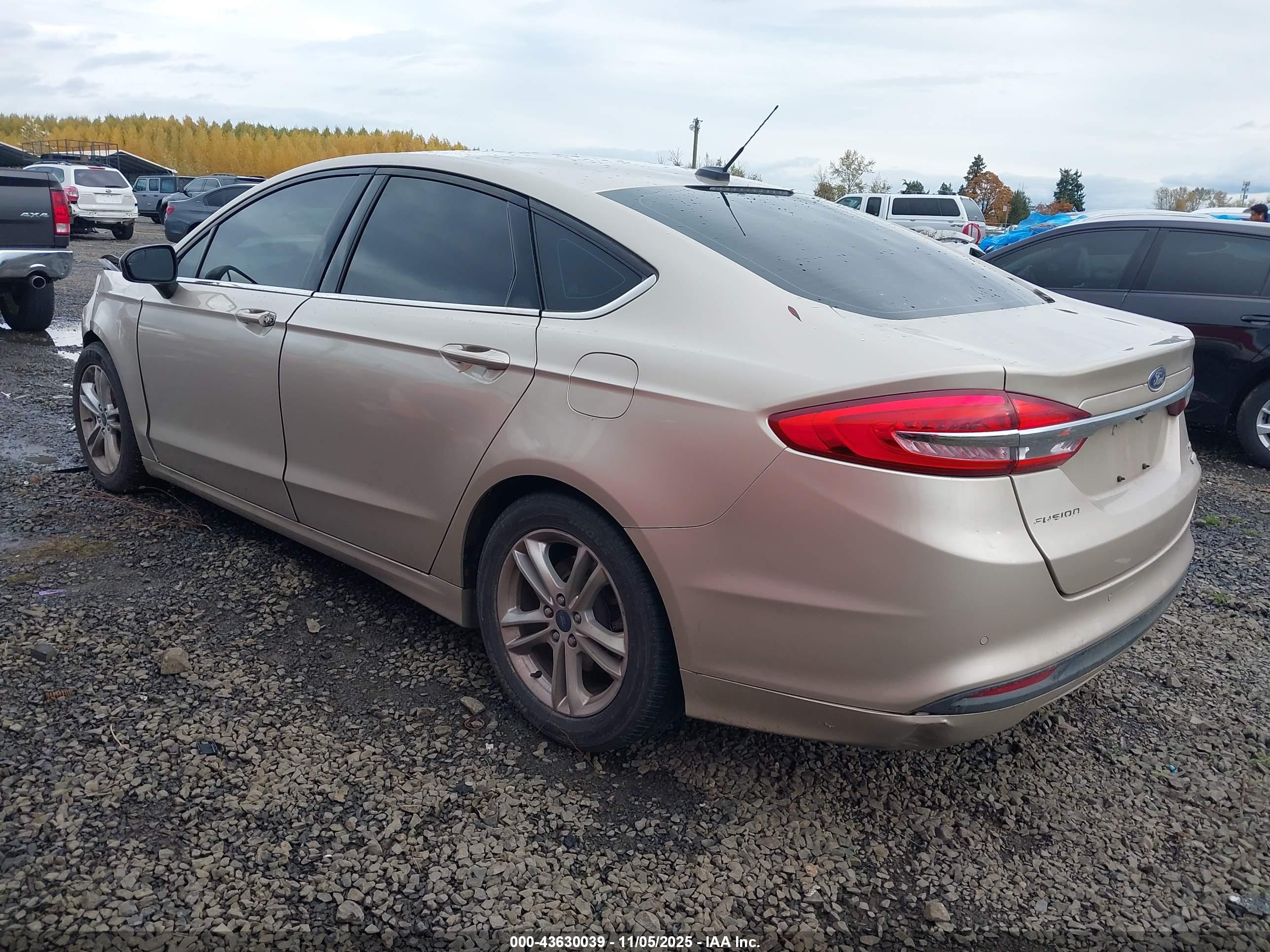 FORD FUSION image 3
