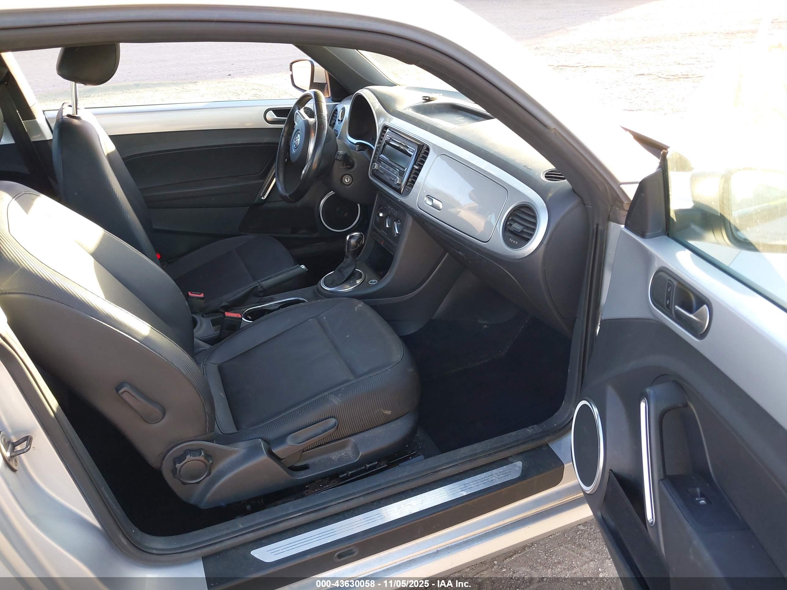 VOLKSWAGEN BEETLE image 5