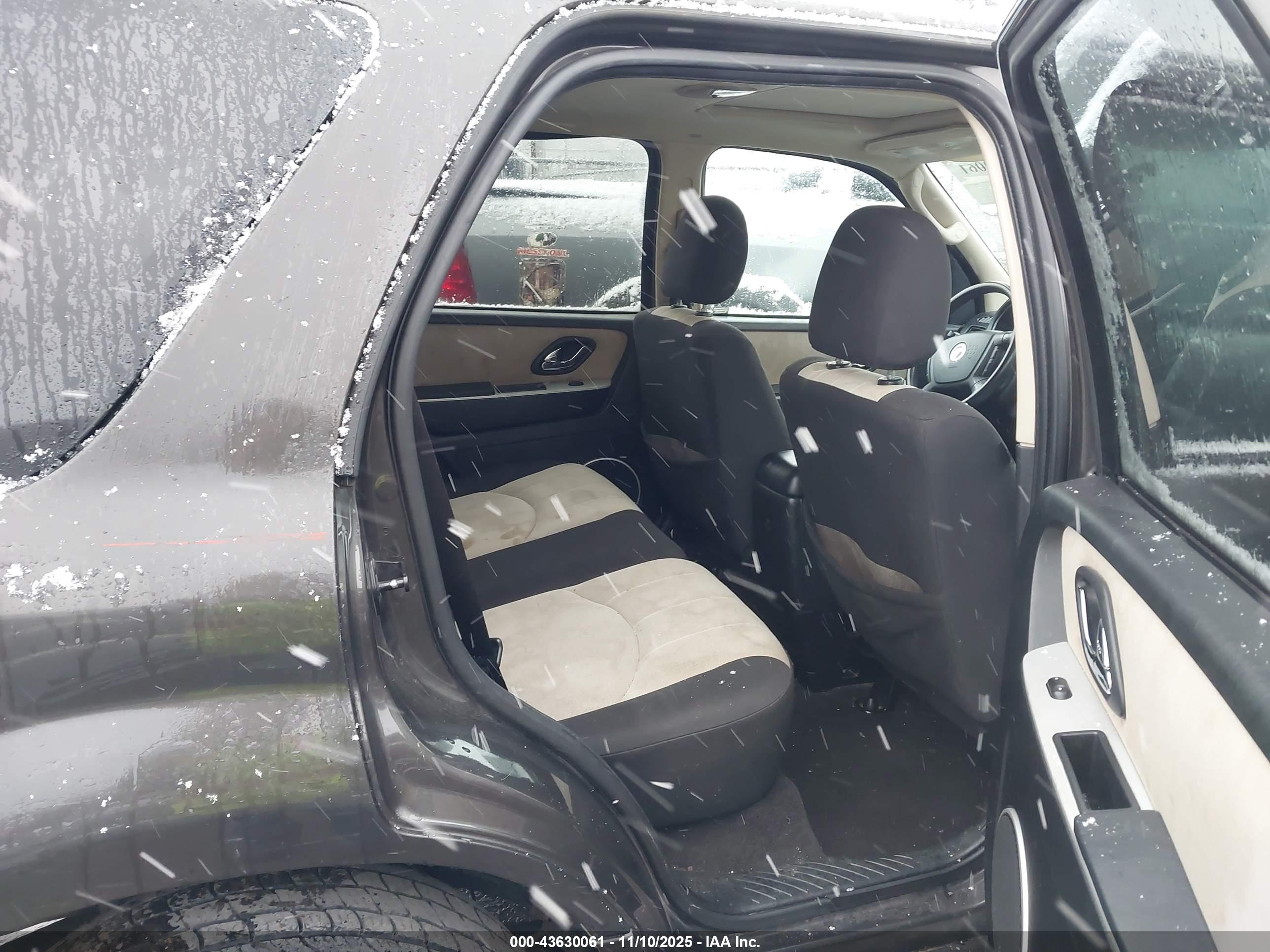 MERCURY MARINER image 8