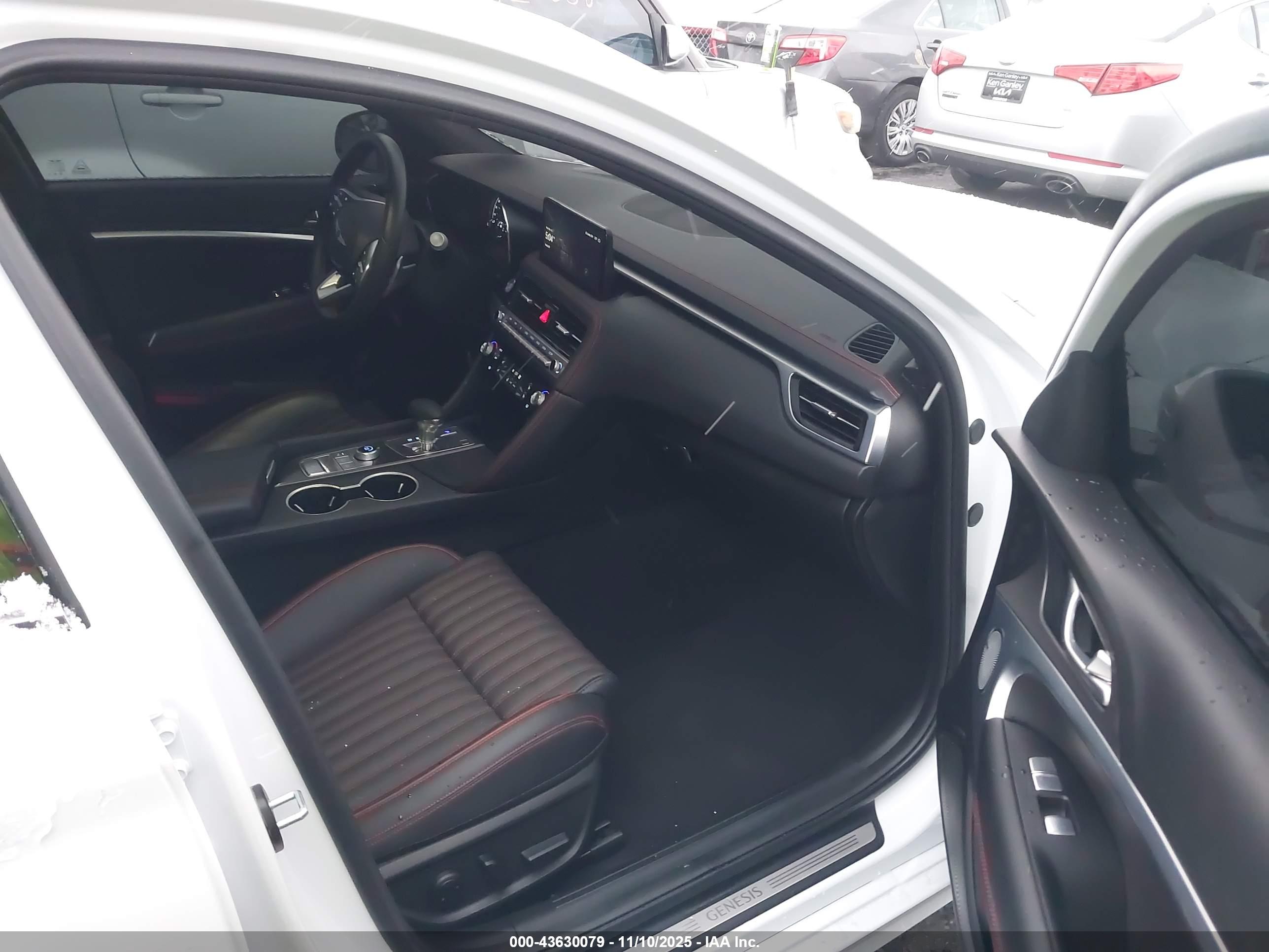 GENESIS G70 image 5